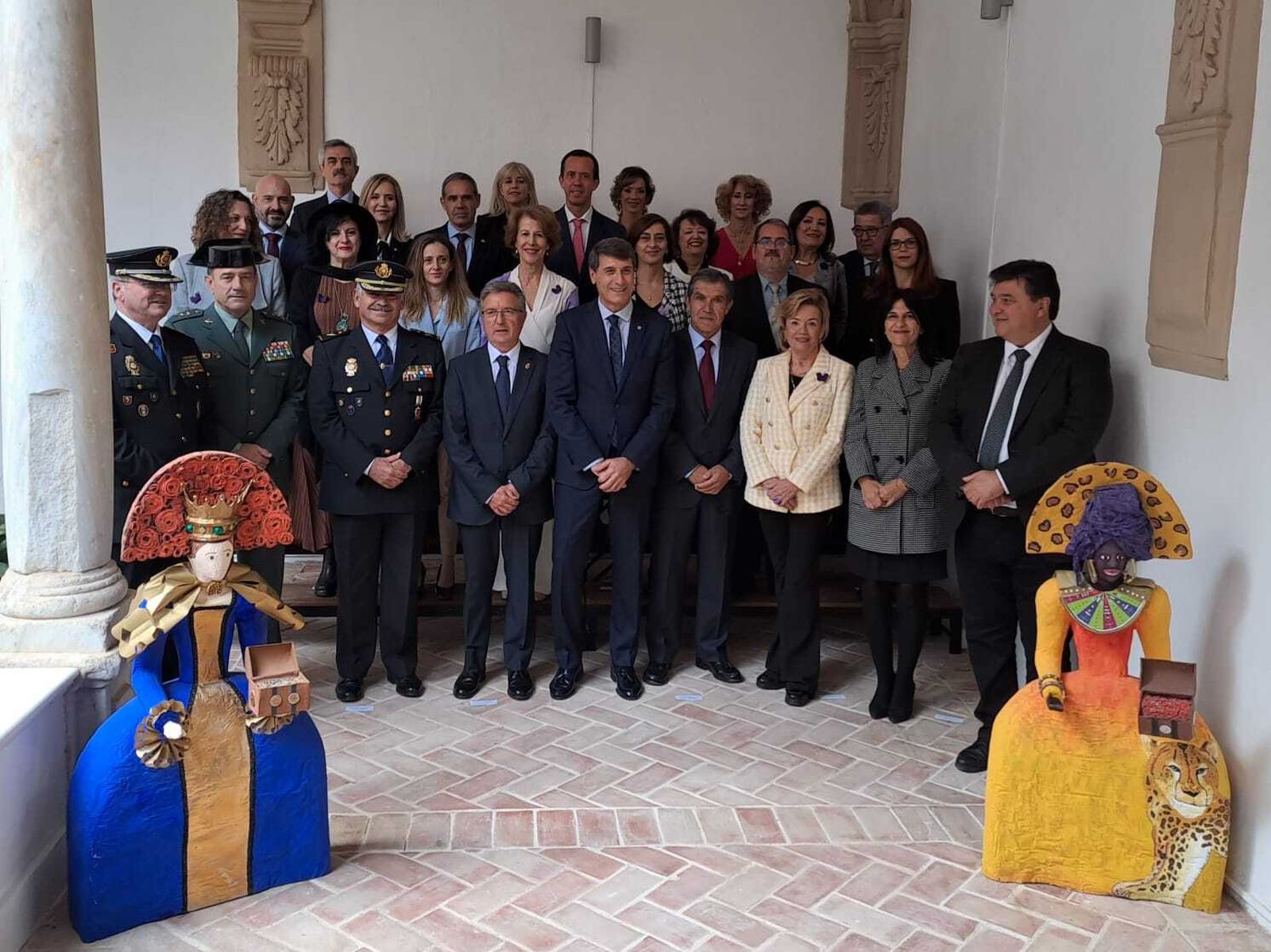 Foto de familia de los premiados en las distinciones Menina del Gobierno