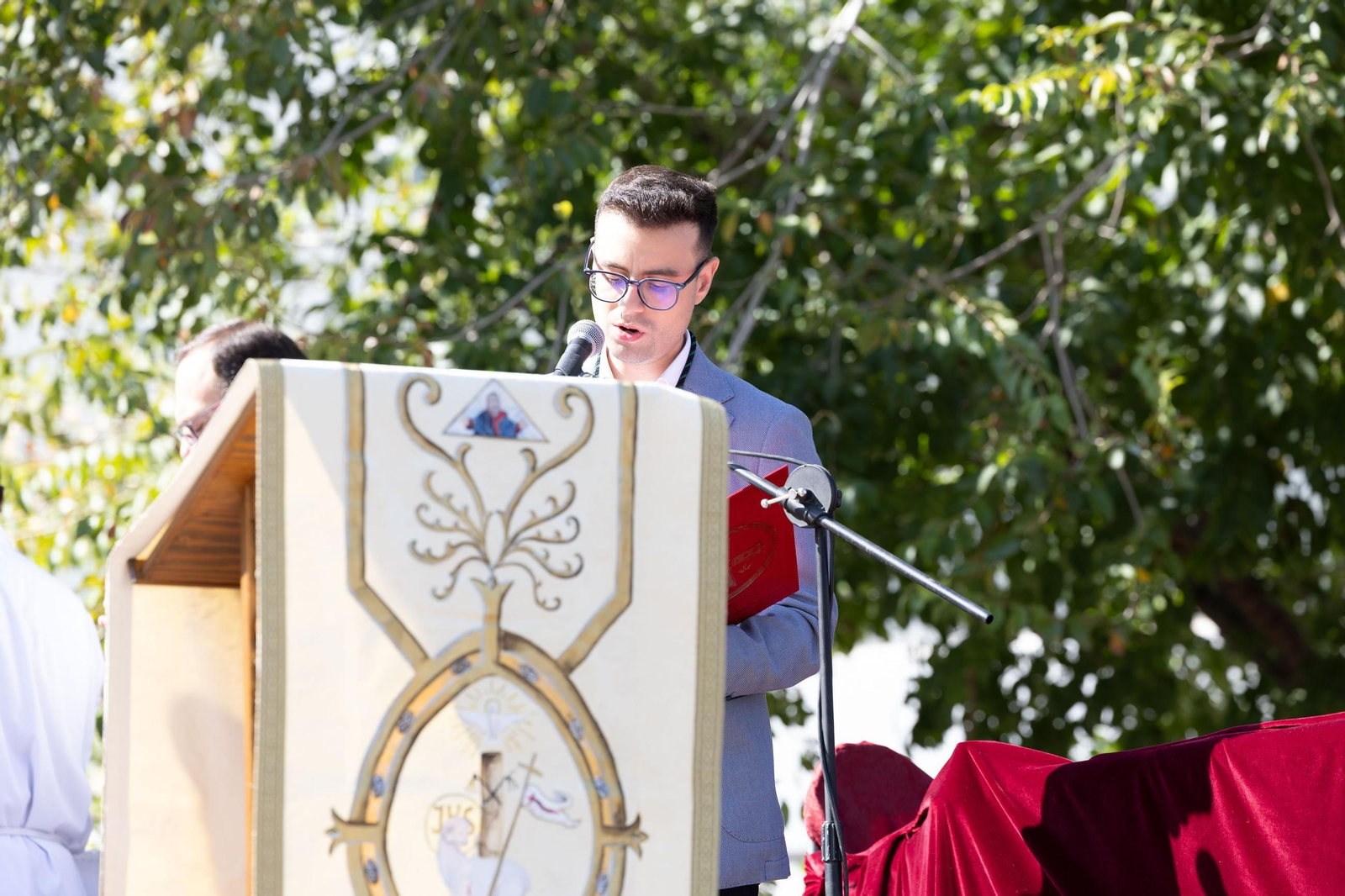 Un Jaén repleto de fieles acompañan los traslados de las veinte imágenes de la Magna (II)