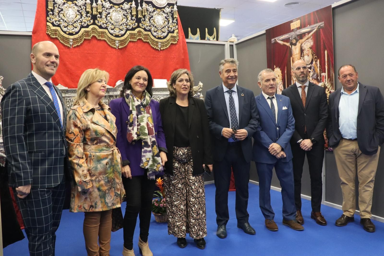 Visita de Rafi Crespín al II Salón Cofrade de Hinojosa del Duque.