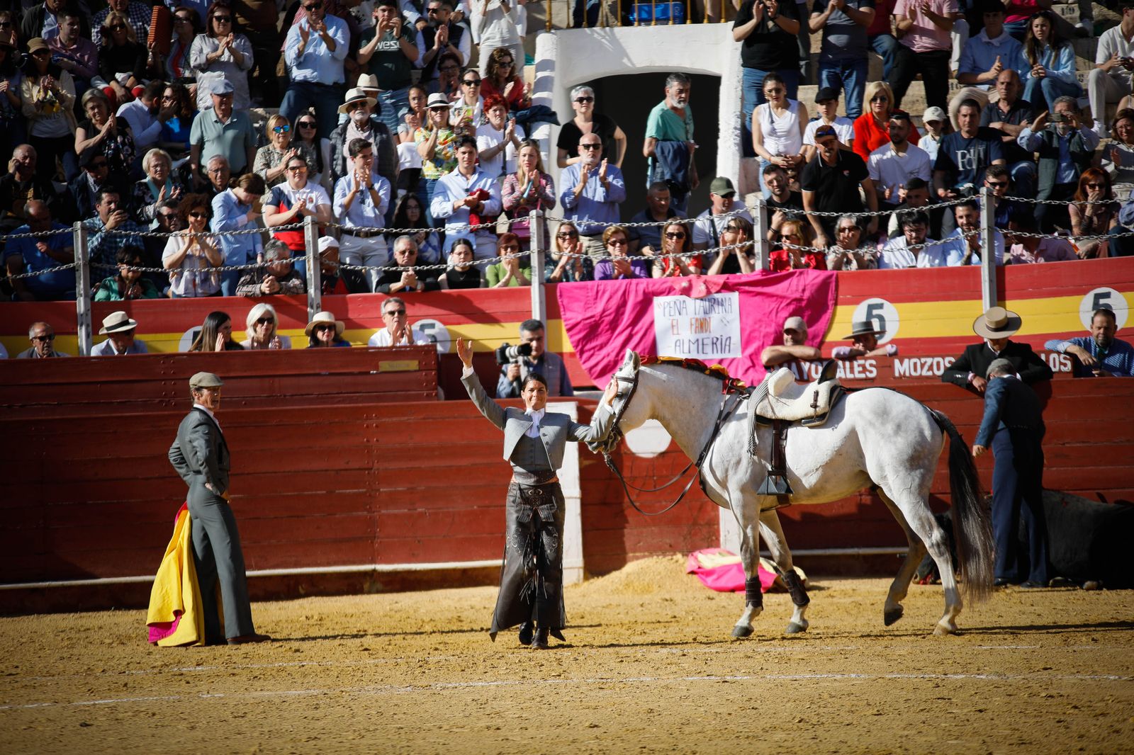Imágenes del festival mixto lucha contra el cáncer