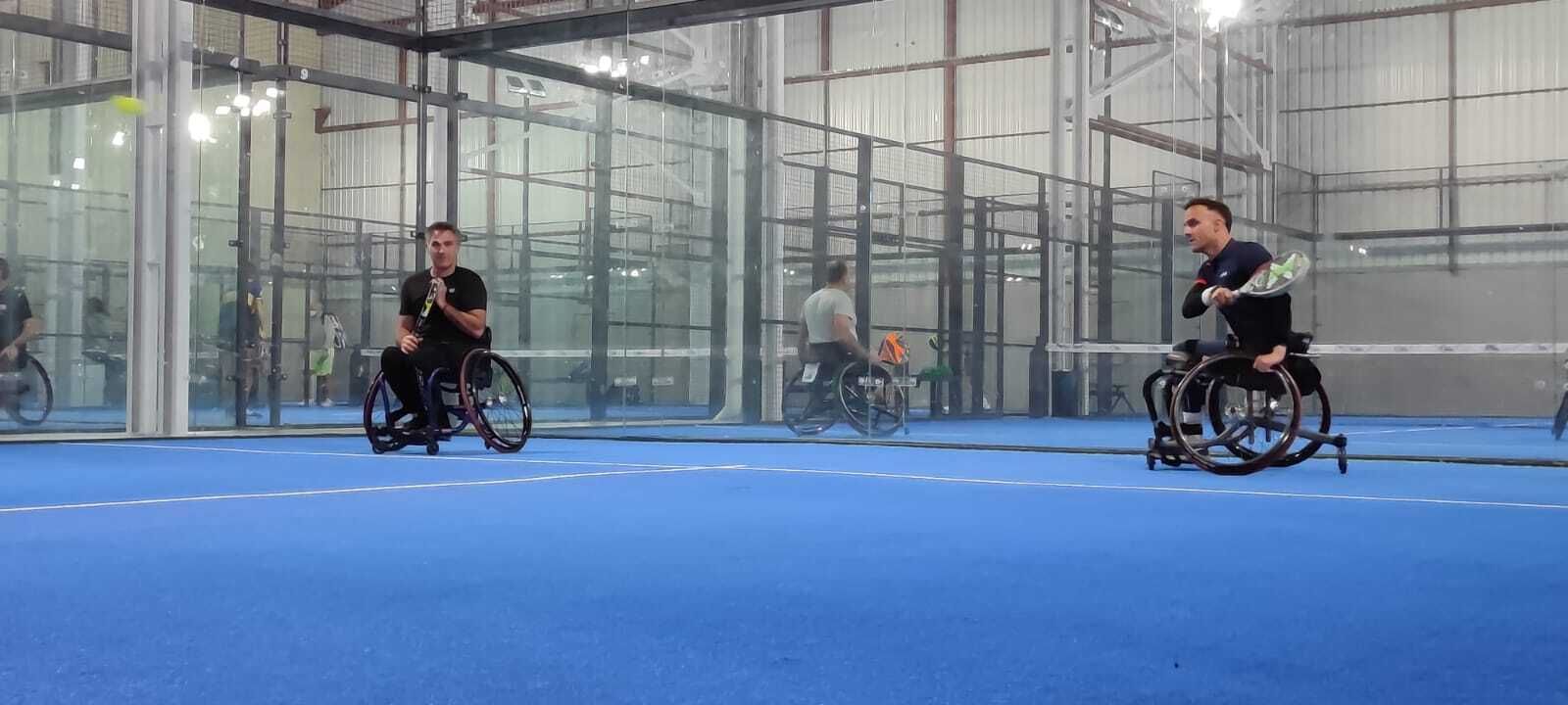 Una de las parejas participantes, en uno de los torneos del Campeonato de España.