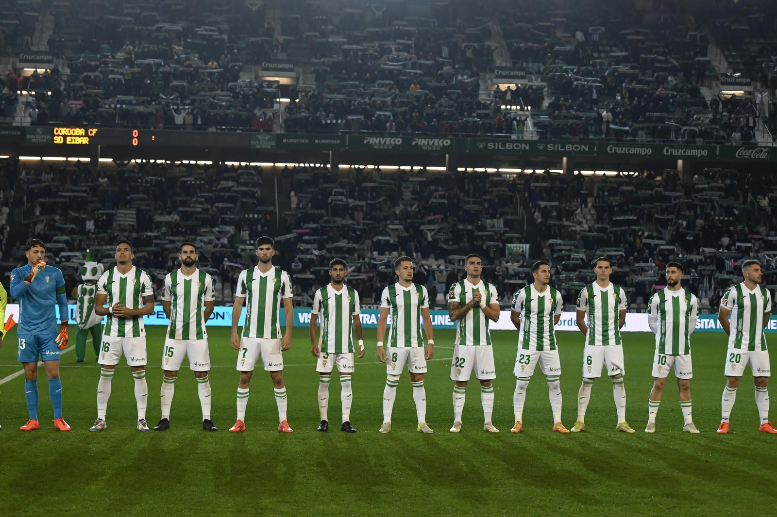 Las mejores fotos del gran ambiente en El Arcángel para el Córdoba CF - Eibar Las mejores fotos del gran ambiente en El Arcángel para el Córdoba CF - Eibar