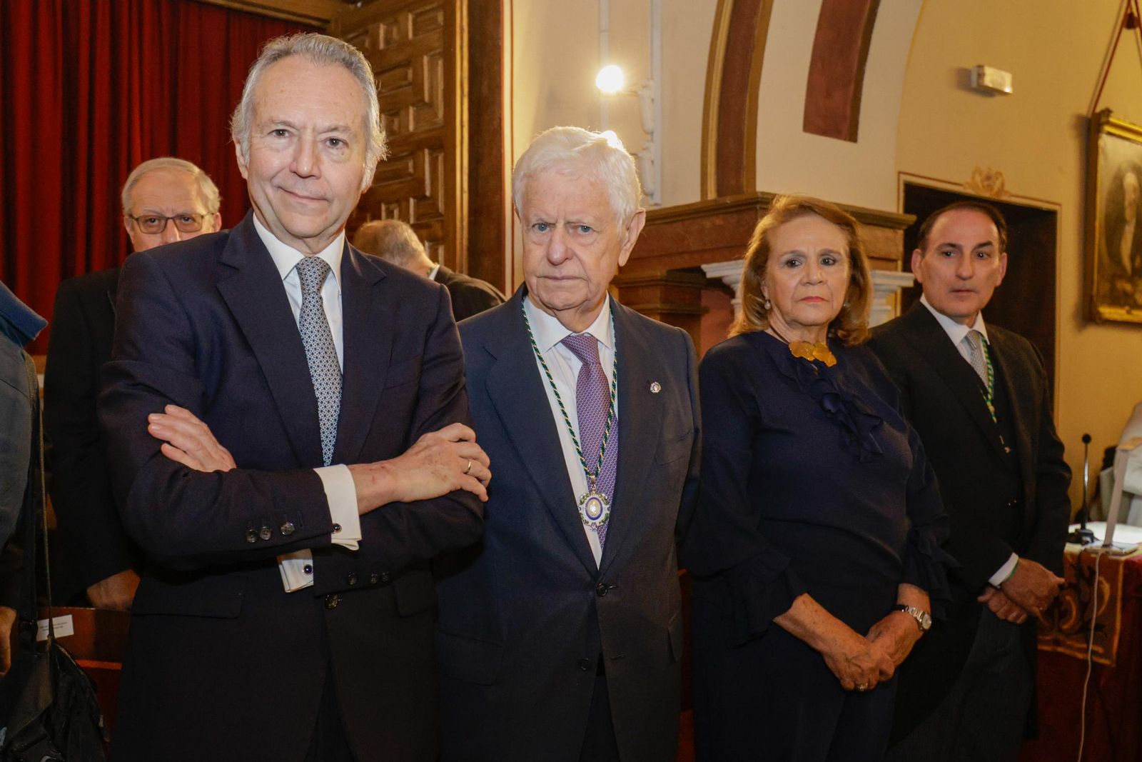 Las imágenes del ingreso en la Academia de Ciencias Sociales y del Medio Ambiente, Antonio Vázquez, apadrinado por José Damián Bogas