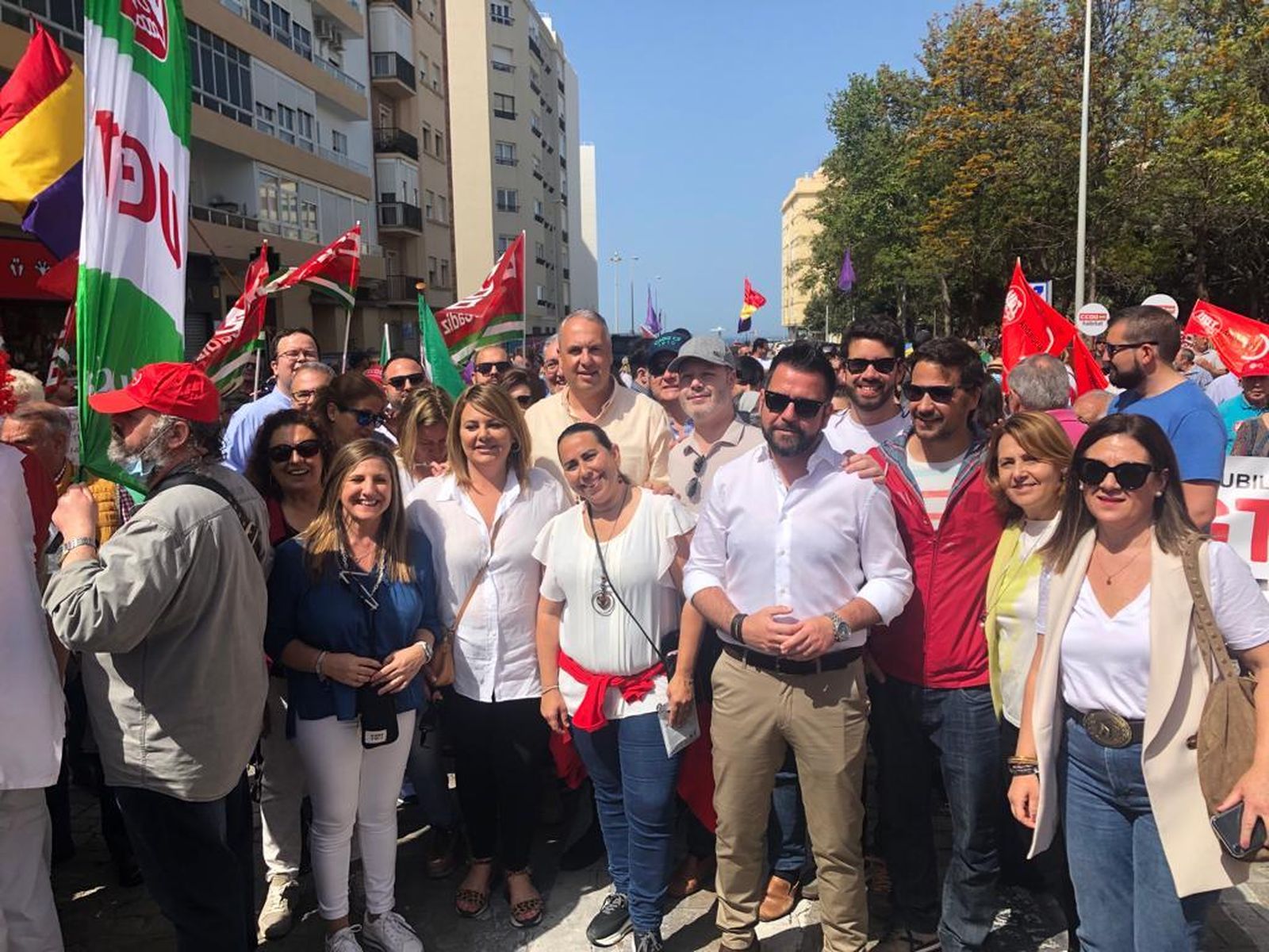 Representantes del PSOE en el Primero de Mayo en Cádiz.