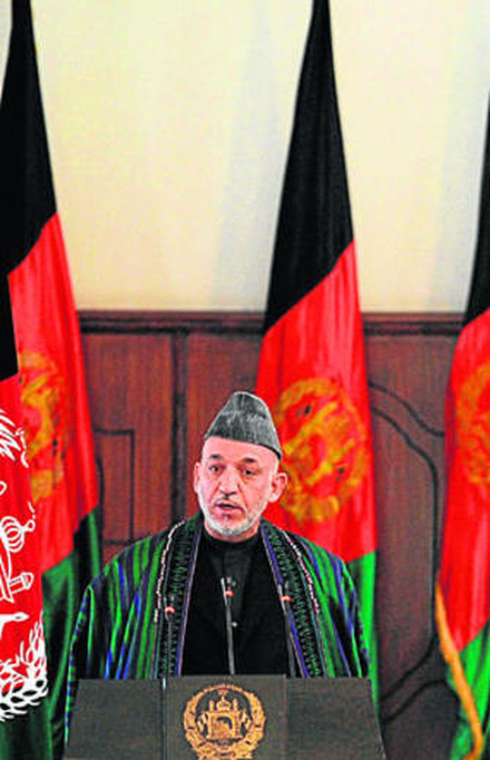 El presidente afgano, Hamid Karzai, durante su discurso tras jurar su nuevo mandato en Kabul.