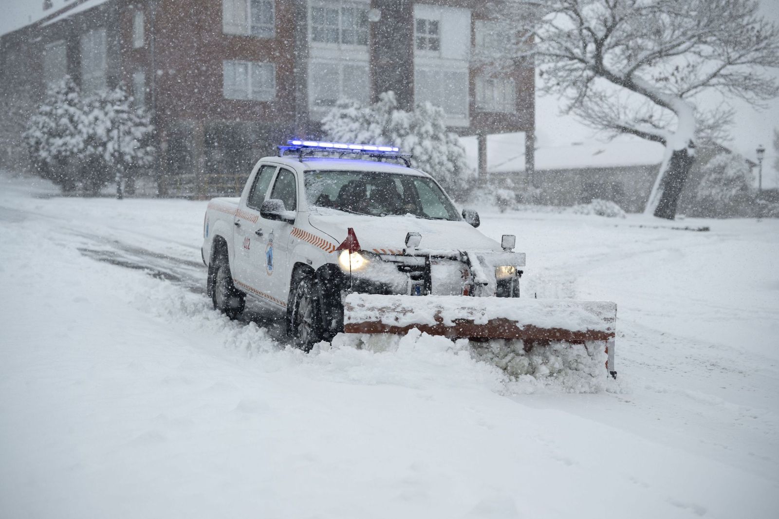 La nieve tiñe de blanco en norte de España