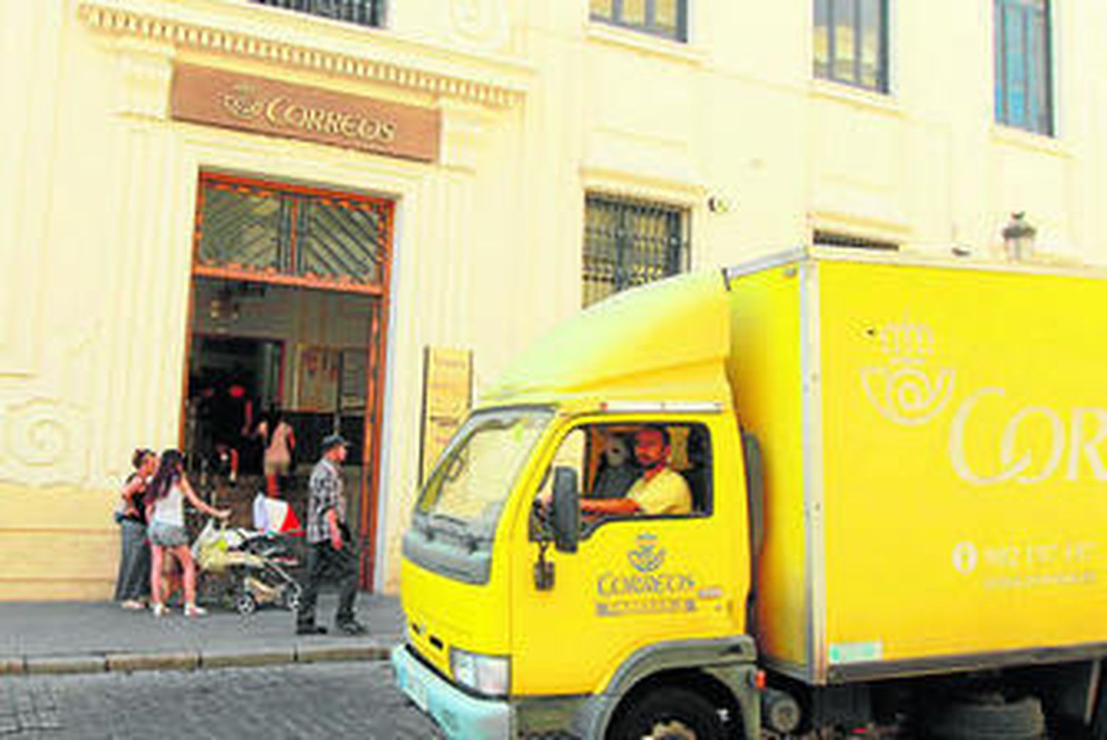 La oficina central de Correos en Jerez, en la calle Cerrón, hace unos días.