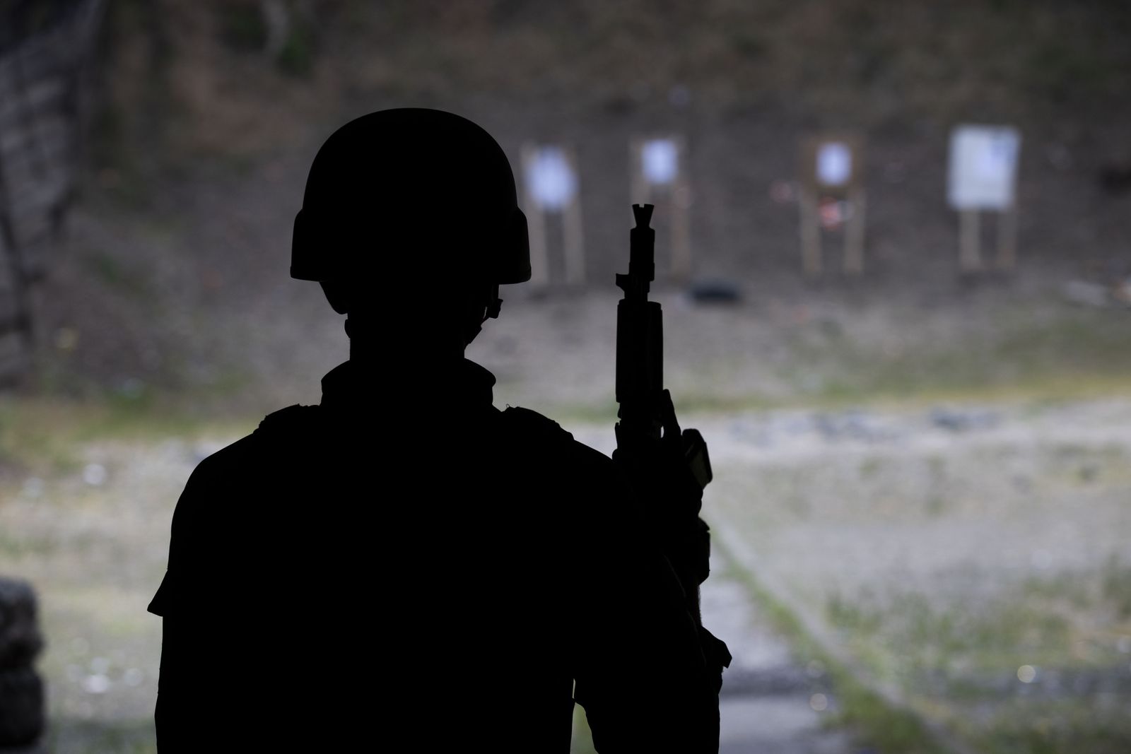 Voluntarios del Batallón Revancha entrenan en las afueras de Kiev.