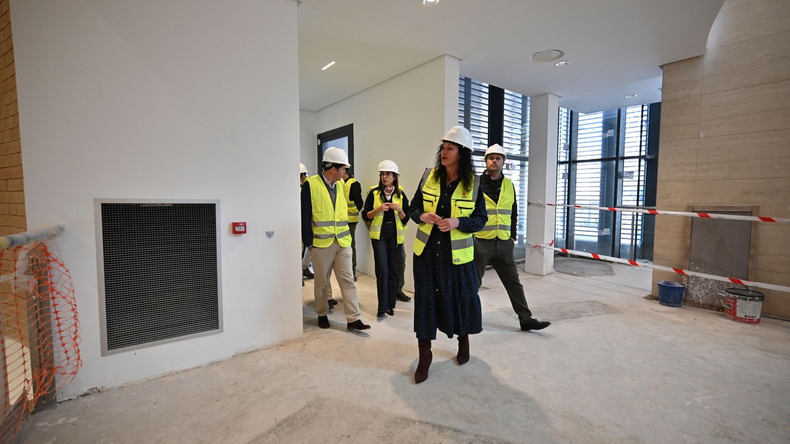 La alcaldesa en el interior del Preventorio.