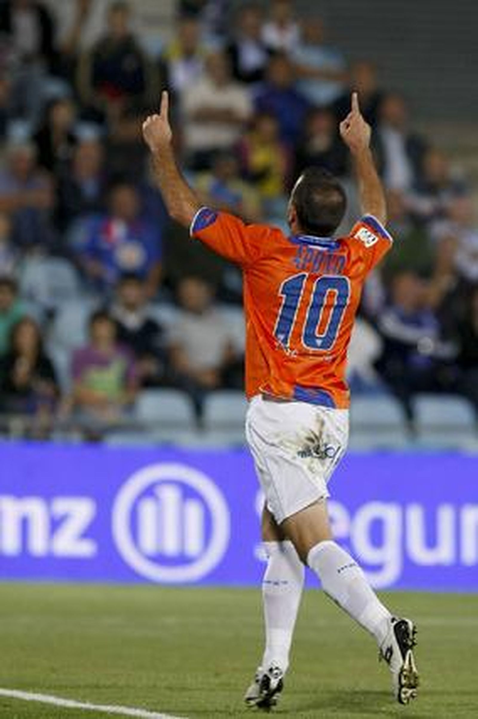 El Málaga gana su segundo partido de la temporada en Liga en casa del Getafe. / EFE