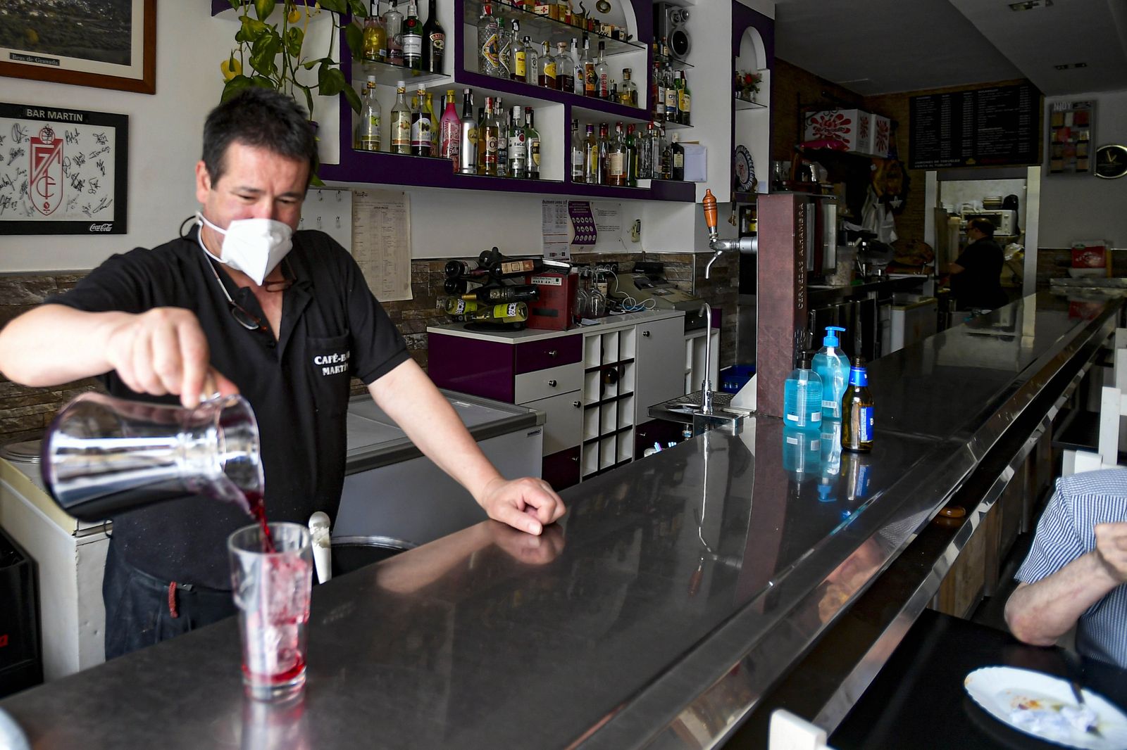 La Hostelería pide amparo a la Junta contra el nuevo semáforo Covid de restricciones y los cierres a las 11 de la noche