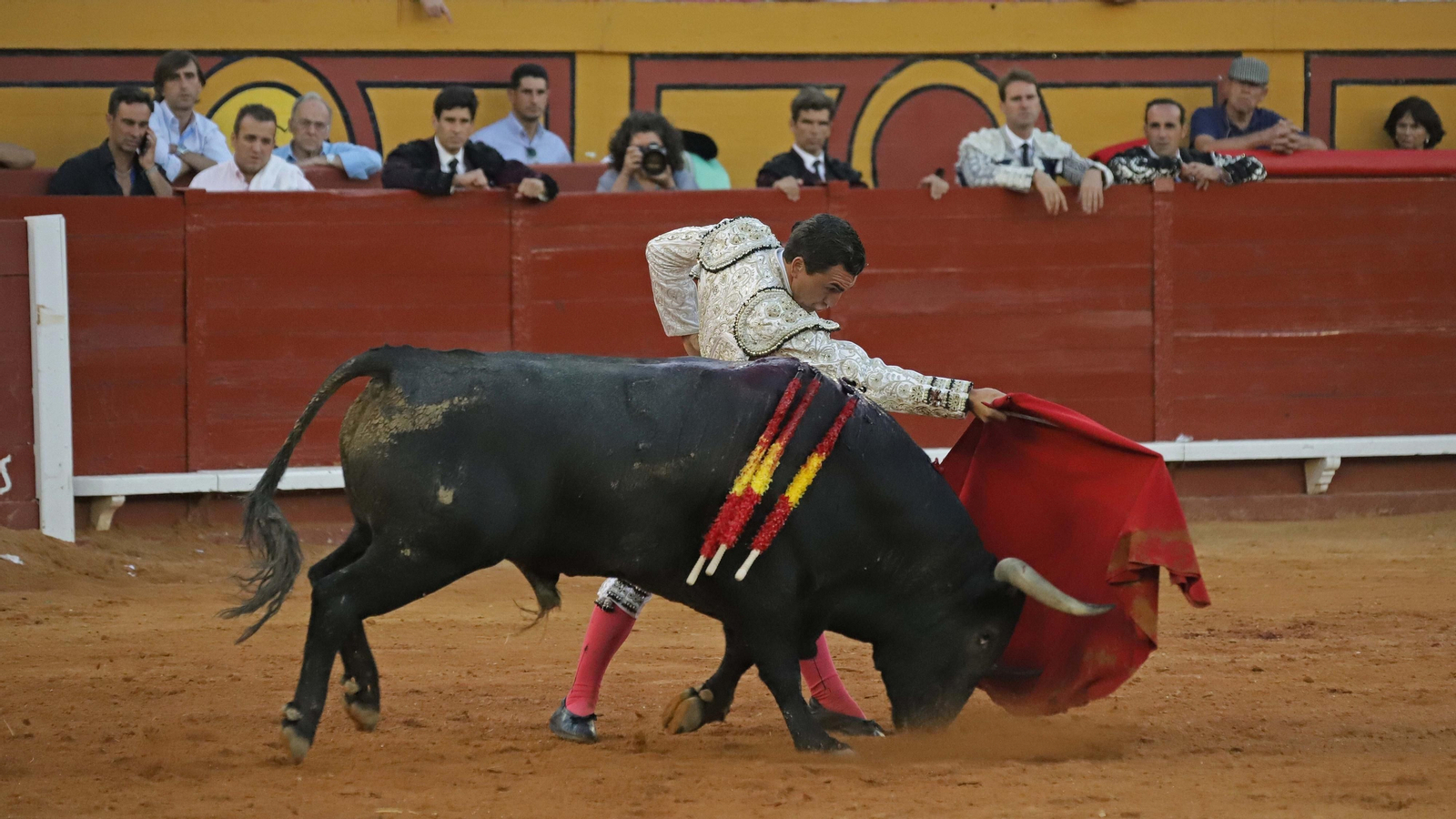 Fotos de la corrida del sábado de la Feria Taurina de Algeciras: Ferrera, Chacón y López Simón
