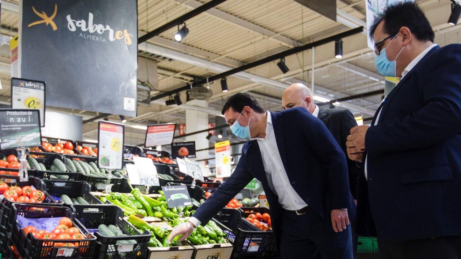 El presidente durante una acción promocional.