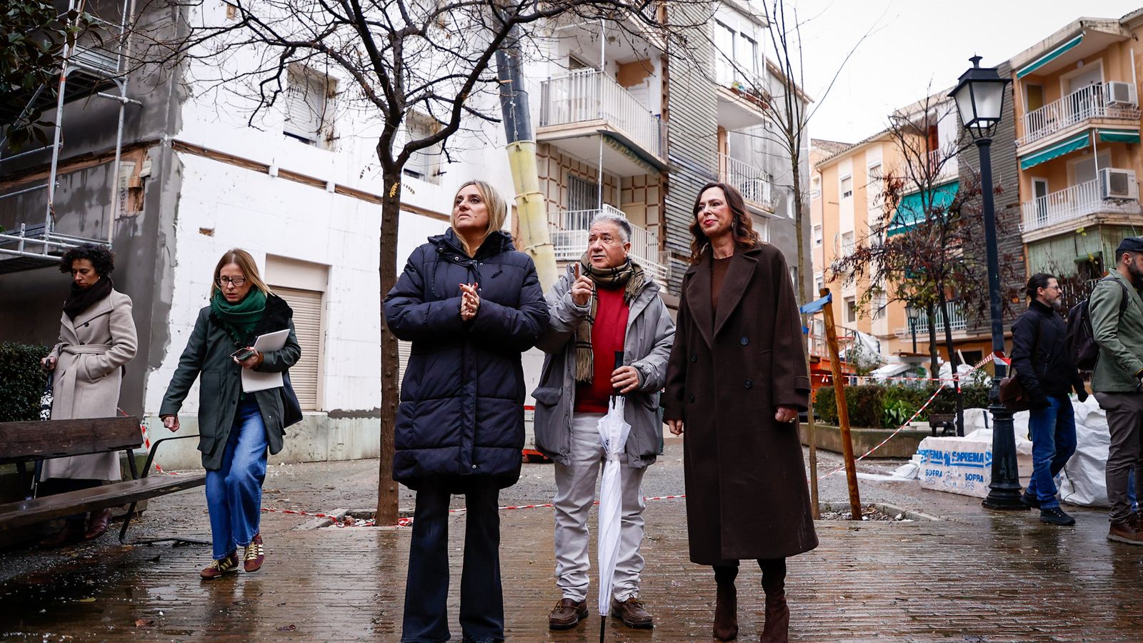 Visita a la zona de intervención de la alcaldesa y de la consejera de Fomento.