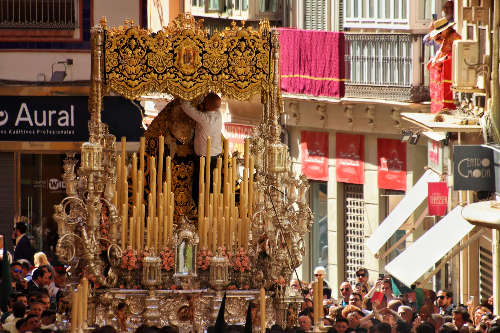 Las fotos de Lágrimas y Favores en su procesión del Domingo de Ramos en Málaga
