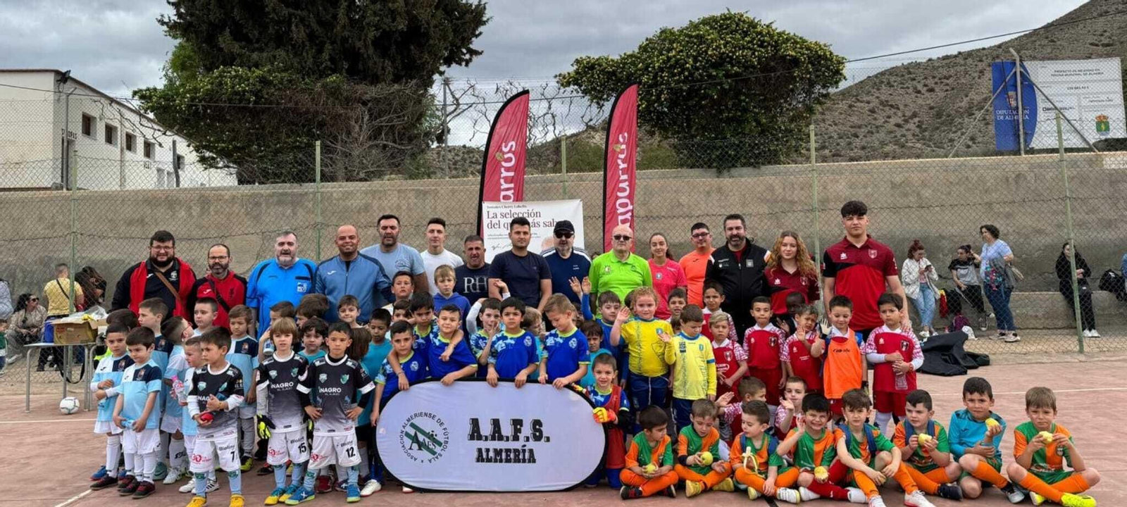 Foto de familia de la octava concentración bebé de Alhabia