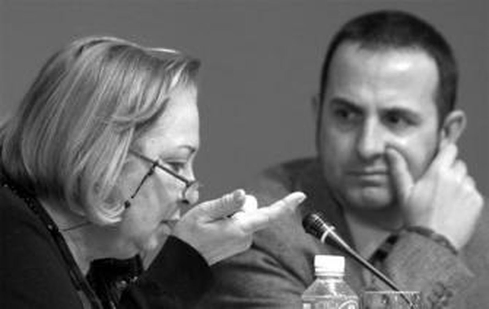 La catedrática Antonia Calderone habló del teatro de las Cortes como elemento de propaganda.