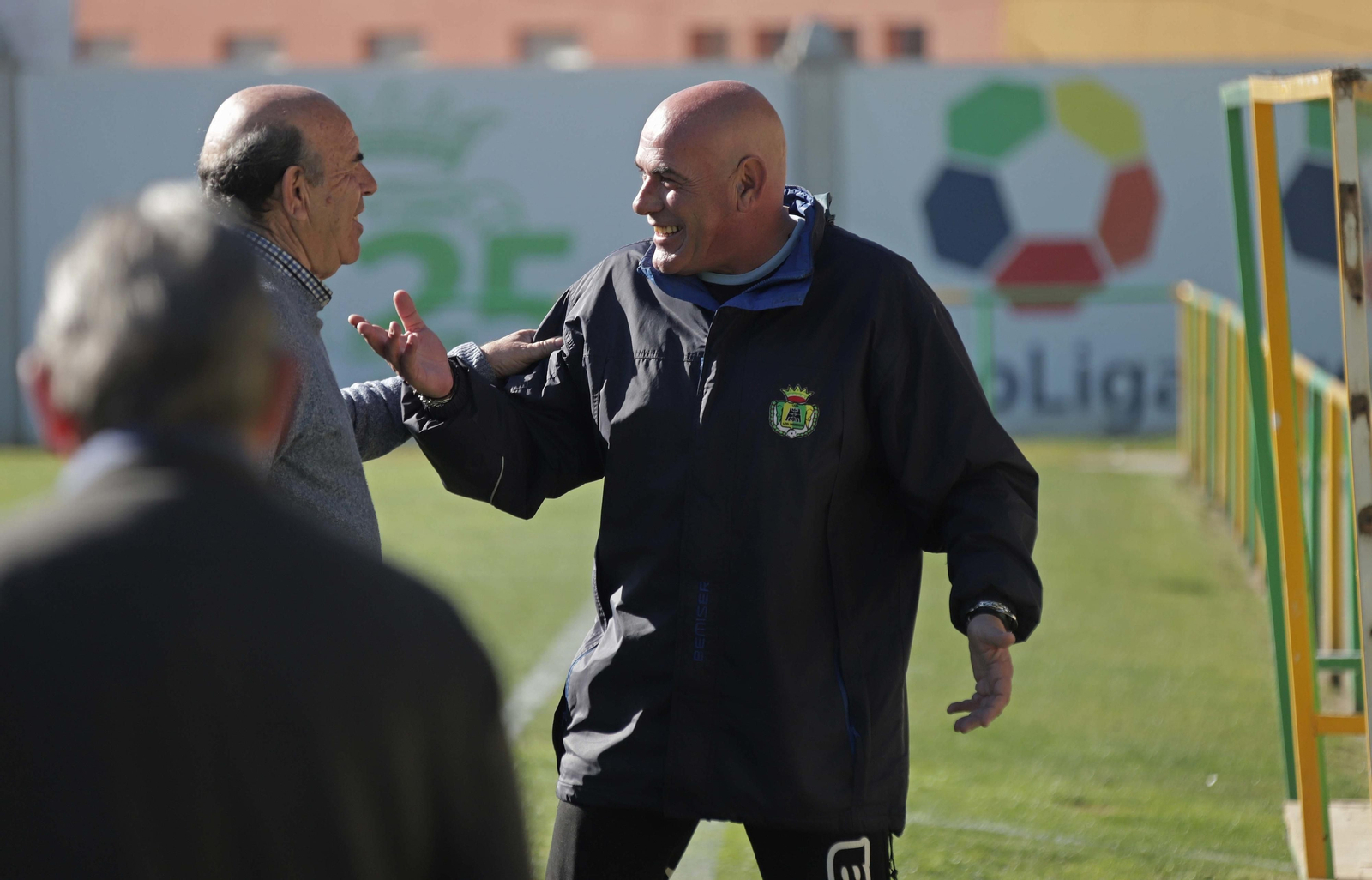 Carlos Ríos conversa con Juan Sánchez, delegado de campo de la Unión.