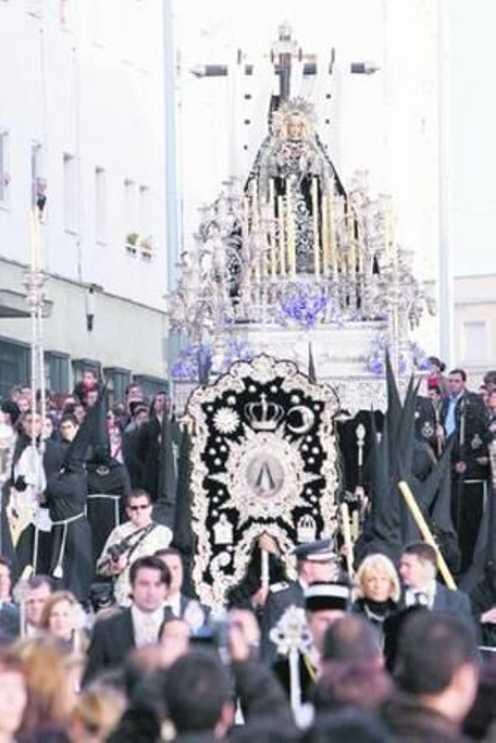 El paso de la Soledad, titular de la cofradía de Santo Entierro.