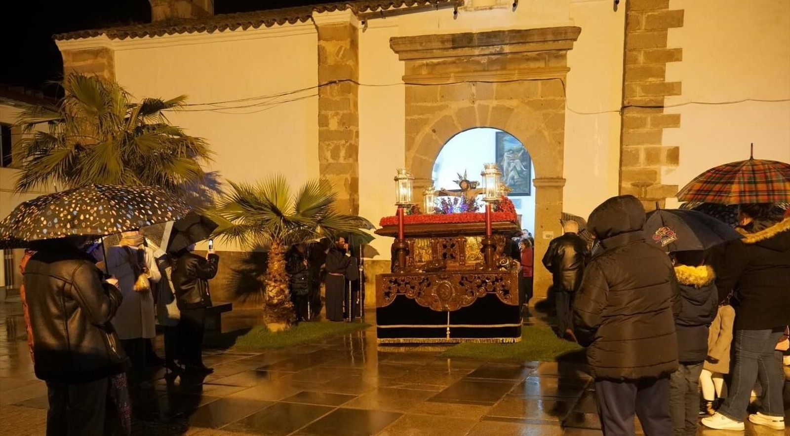 DOS TORRES. Cristo de la Caridad DOS TORRES. Cristo de la Caridad