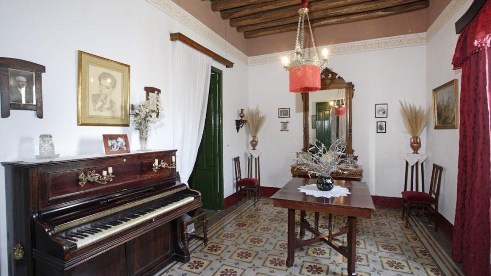 Casa familiar de Valderrubio.