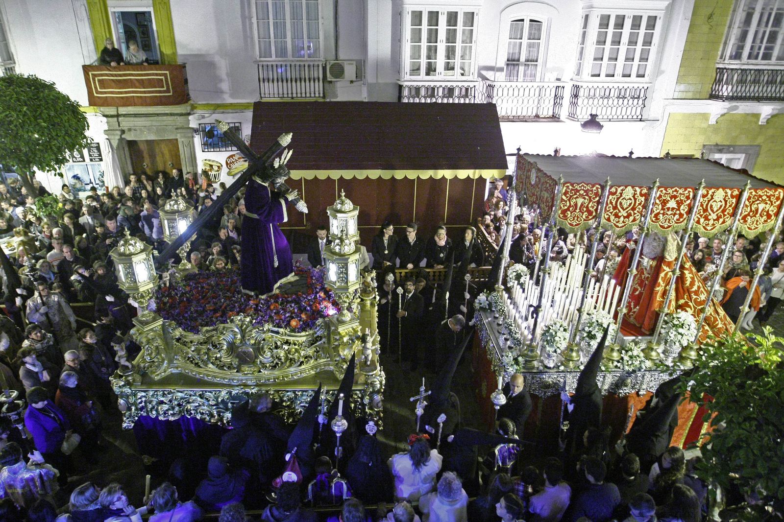 Nazareno y Paz, por las calles de Tarifa