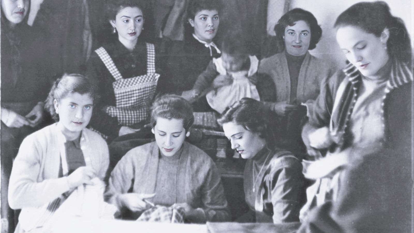 Un taller de costura de Vélez Rubio a mediados de los 50.