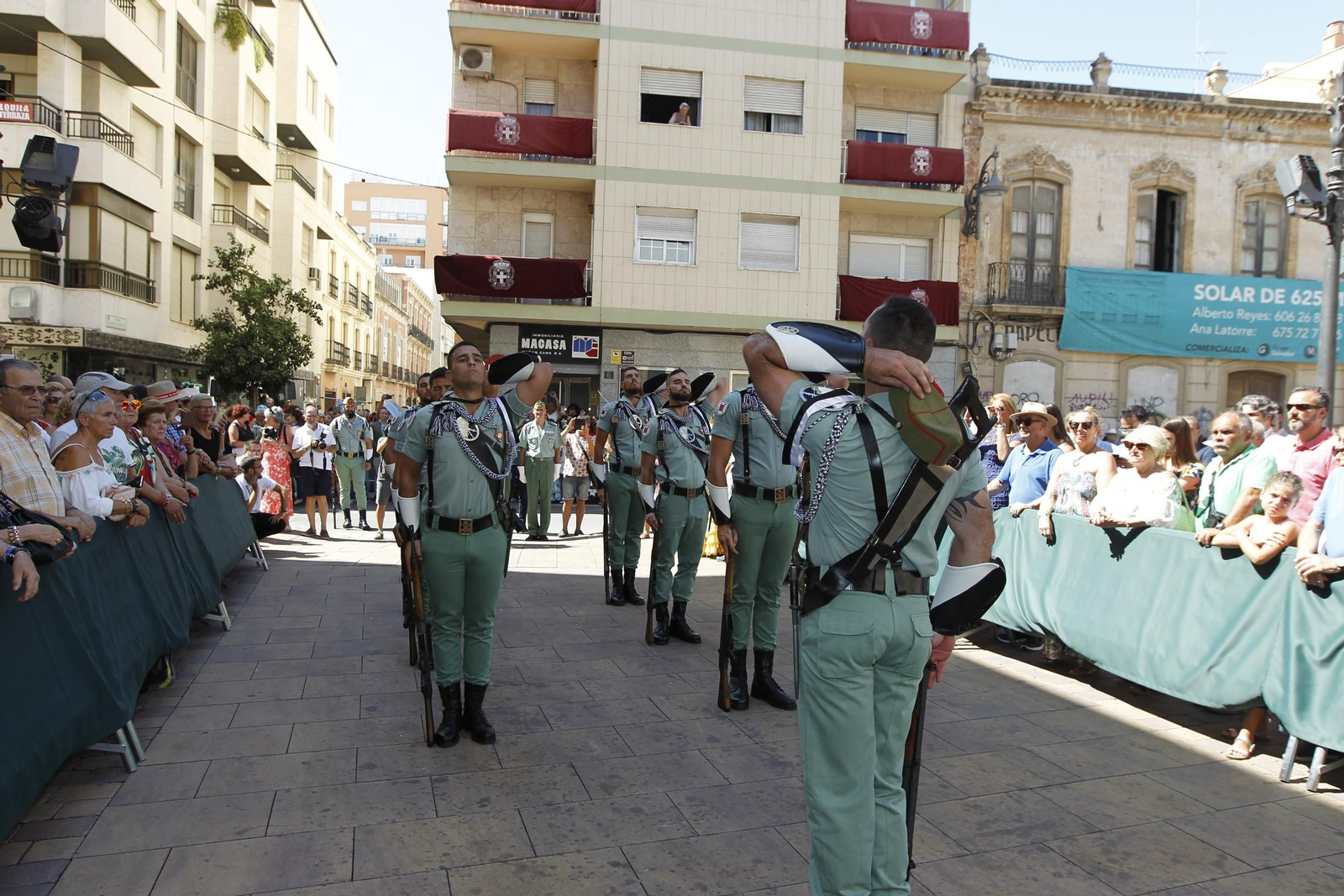 Fotogalería ofrenda floral a la Virgen del Mar. Feria de Almería 2019