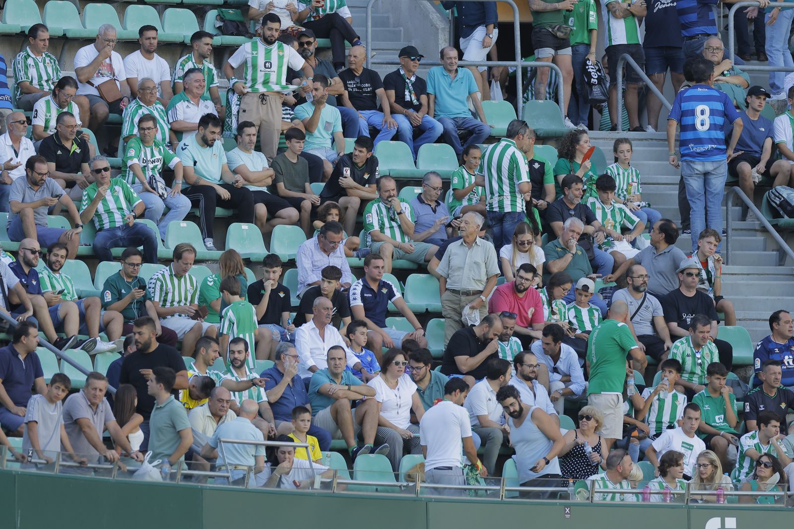Búscate en las fotos del Betis-Cádiz