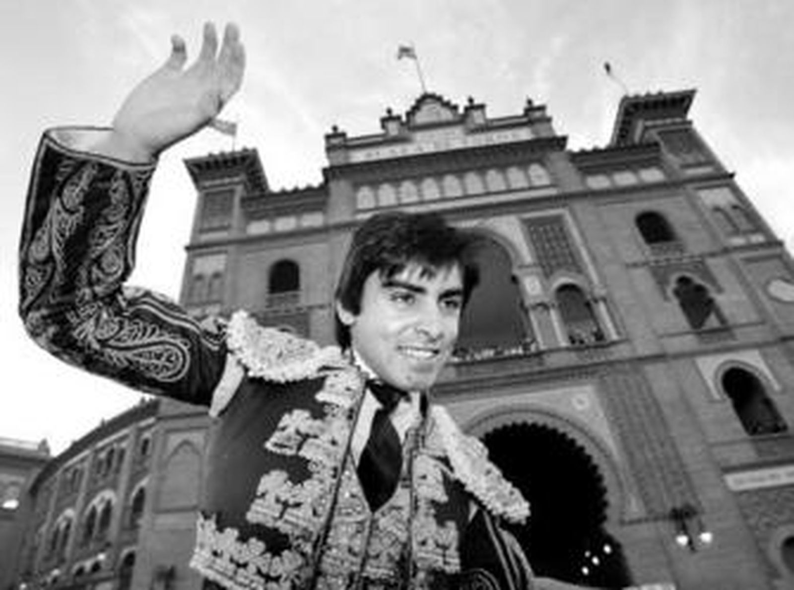 Perera, en su salida en hombros por la Puerta Grande de Las Ventas en la pasada Feria de San Isidro.
