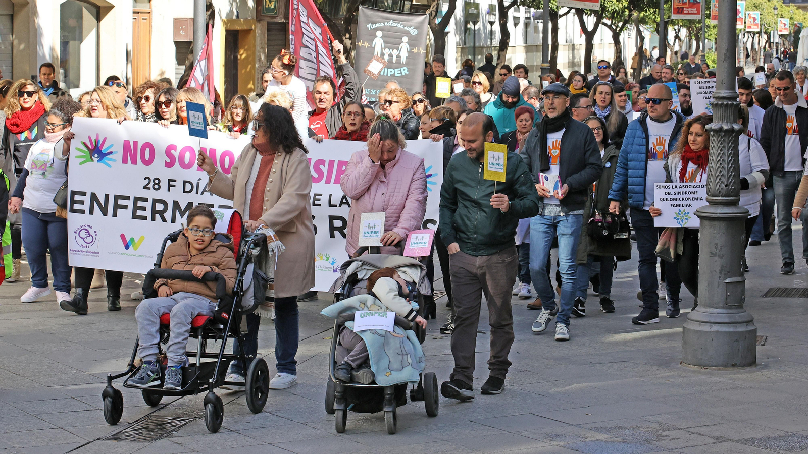 Marcha solidaria por el día de las enfermedades raras en Jerez