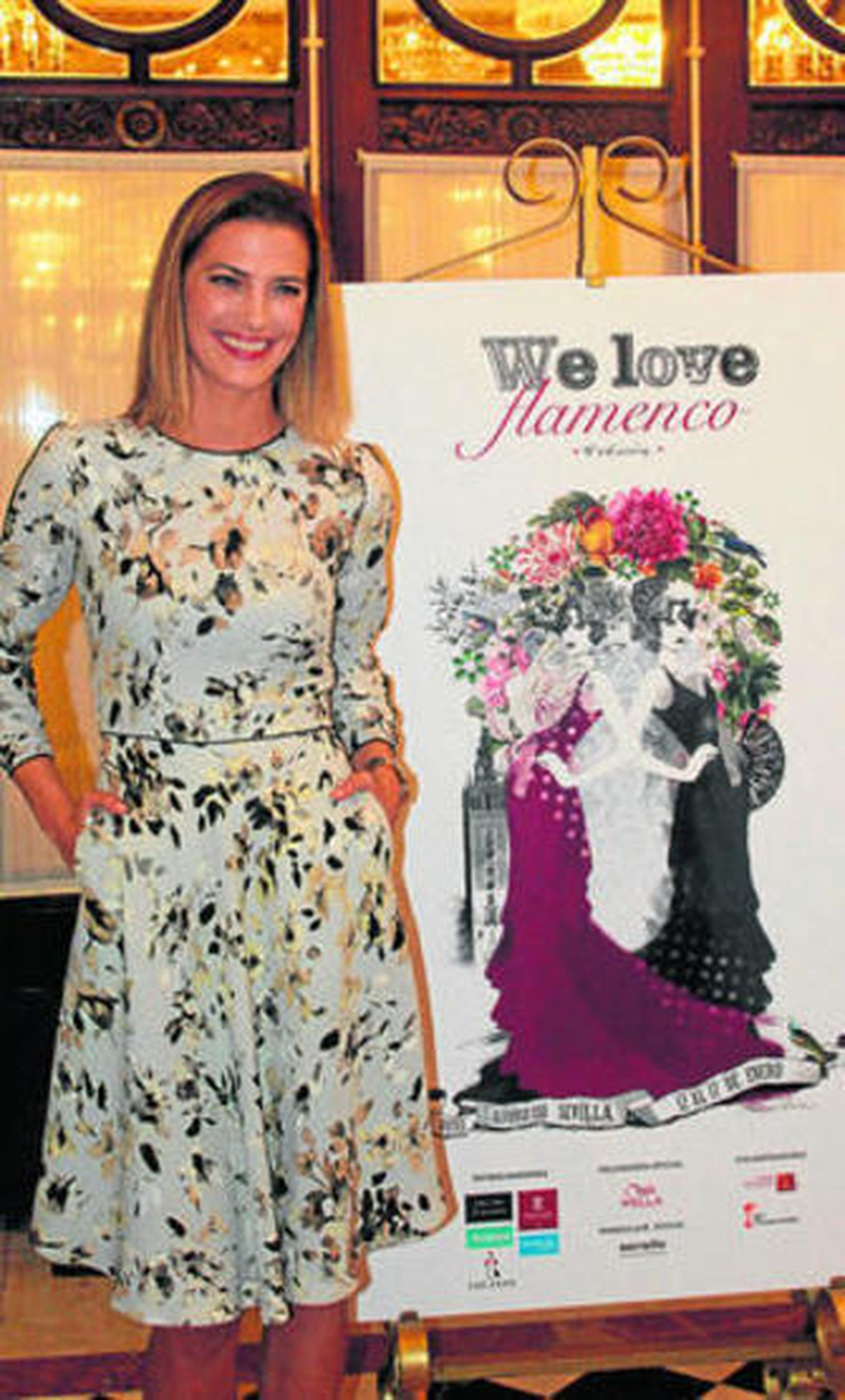 1. Laura Sánchez, junto al cartel anunciador de la edición de We Love Flamenco 2016, obra del ilustrador Carlos Buendía, ayer en el Hotel Alfonso XIII. 2. Desfile de Pol Núñez el pasado año.