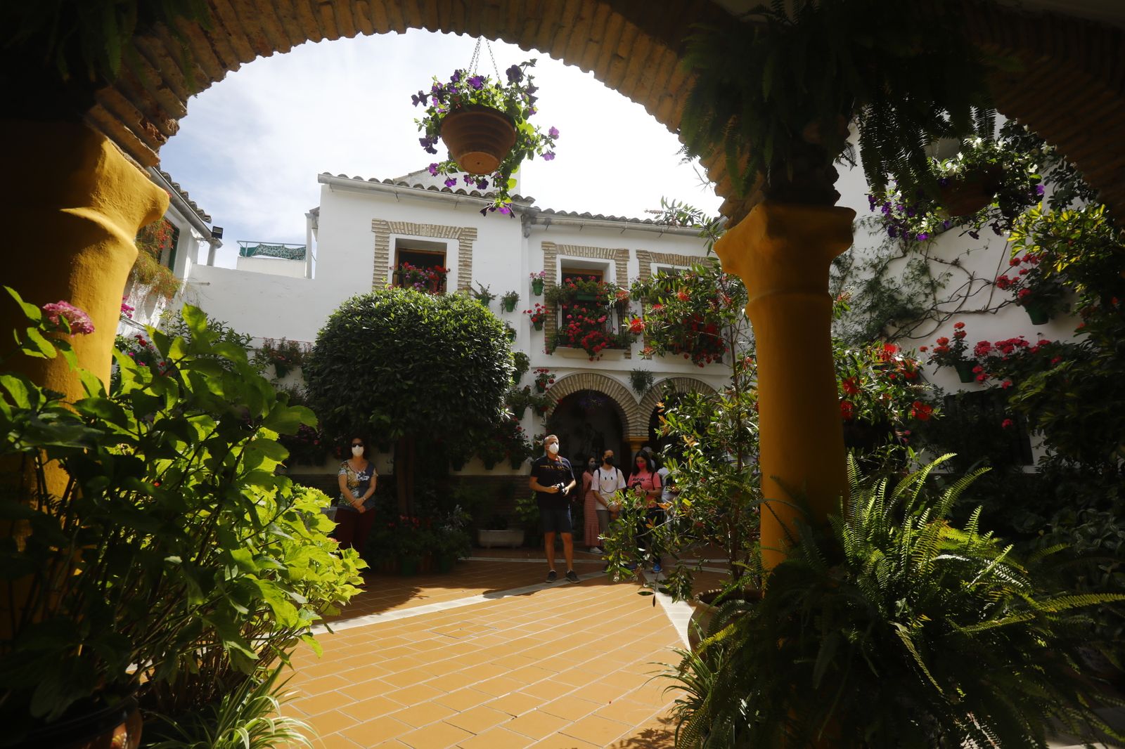 Fotografías: Sábado de colas y bulla en los Patios de Córdoba
