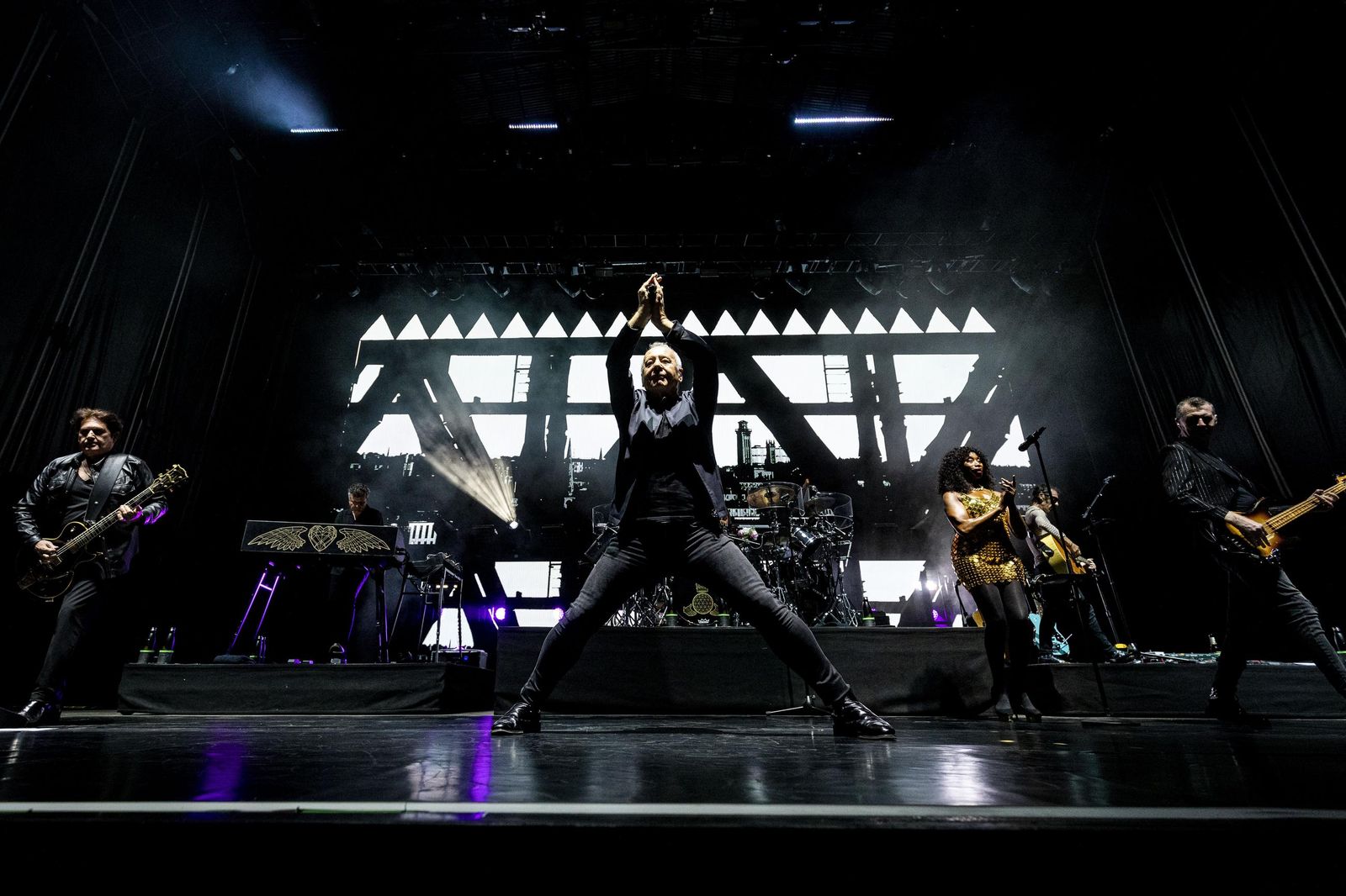 Búscate en las imágenes del concierto de Simple Minds en Concert Music Festival