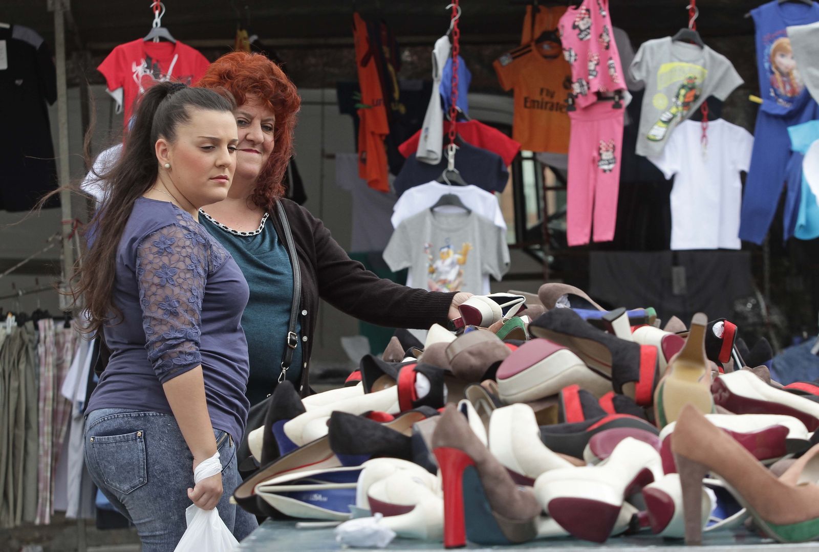 El mercadillo de Los Barrios en una jornada previa al estado de alarma.