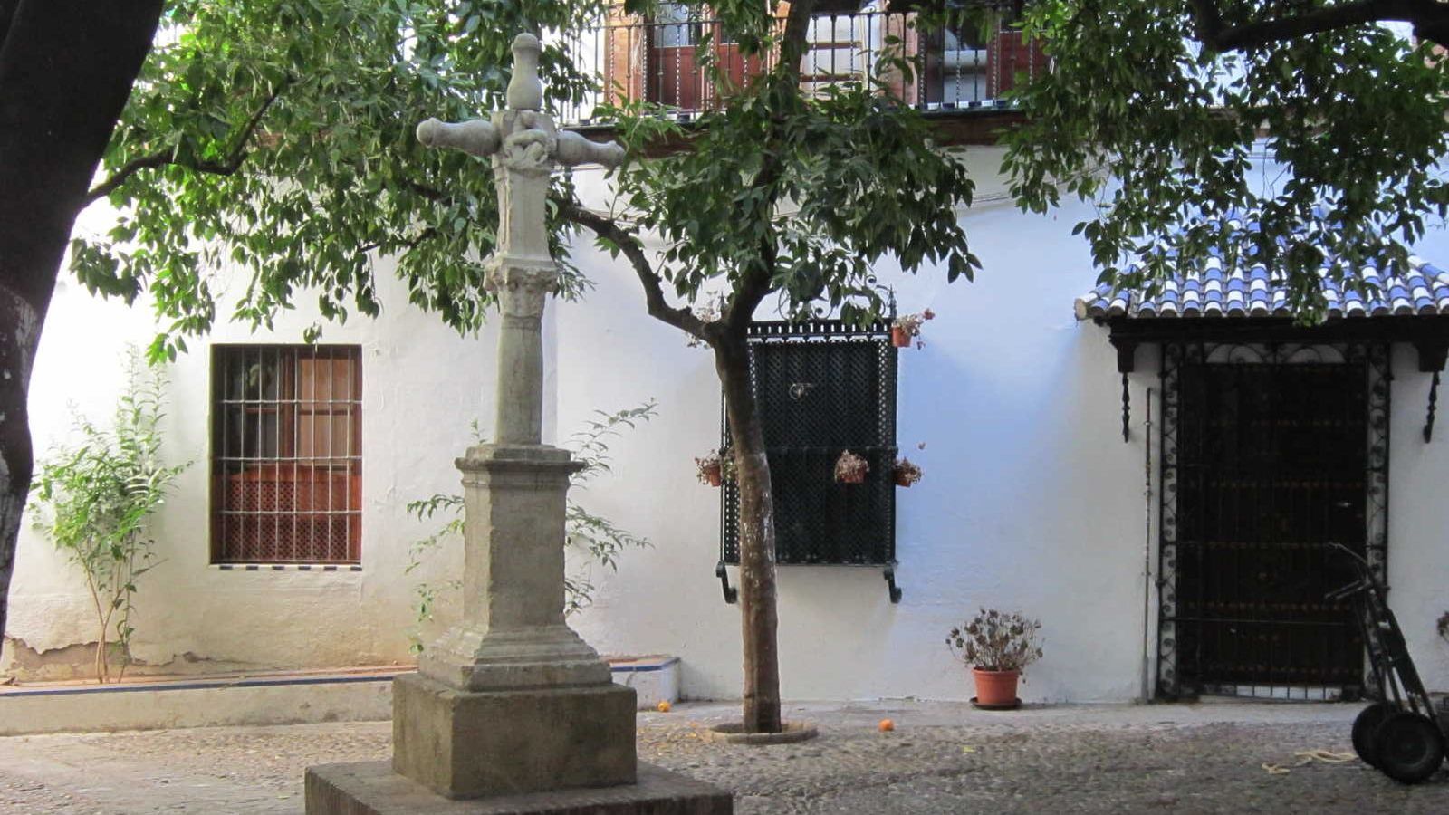 La Cruz de San Lázaro, antes de ser destrozada