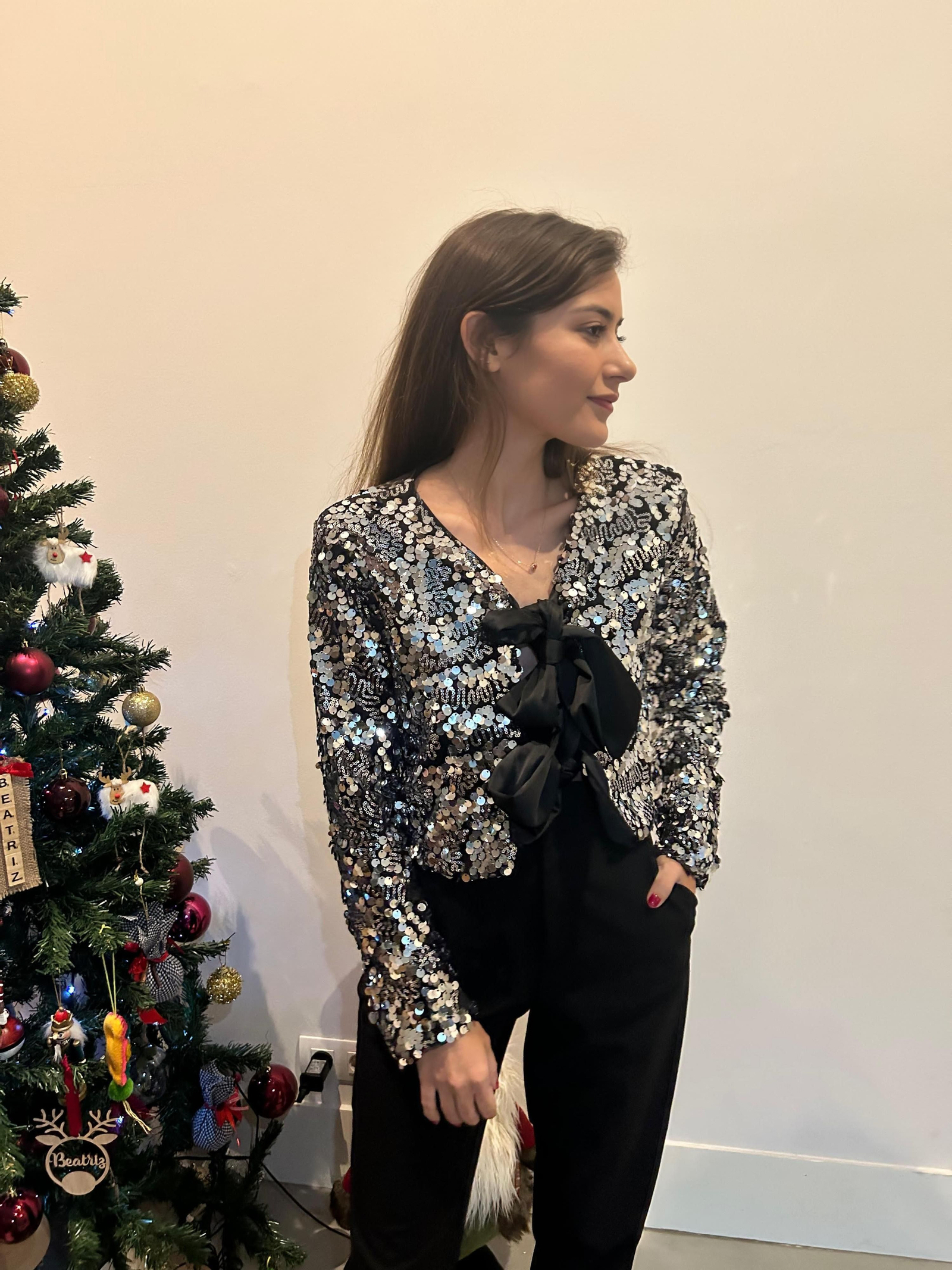 Bearuma con la chaqueta de lentejuelas de El armario de Paola.