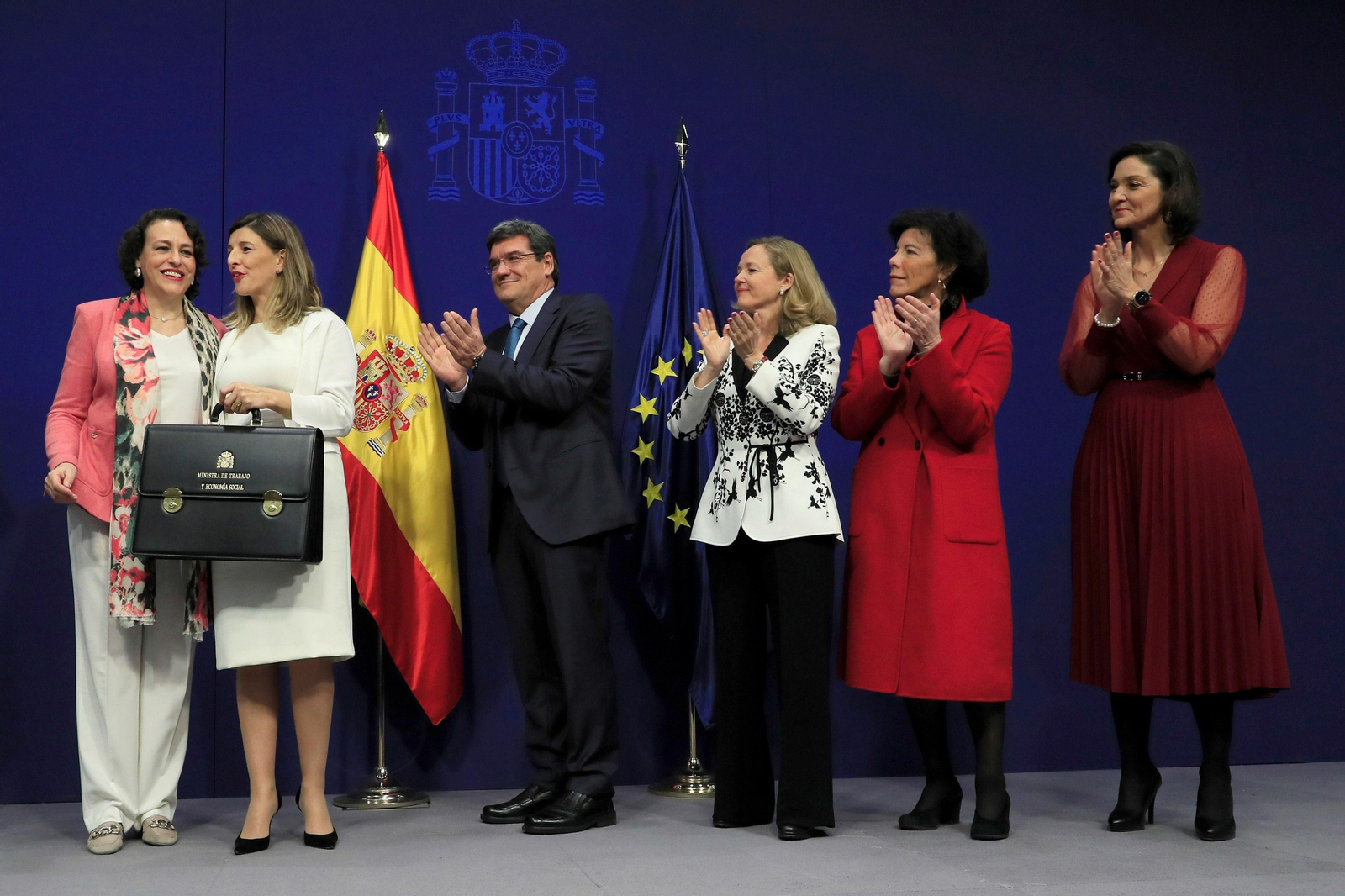 Los ministros reciben sus carteras