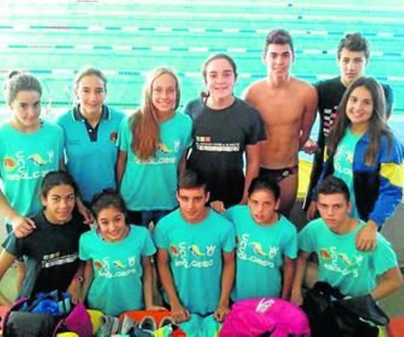 La expedición del Ciudad de Algeciras (i) y los componentes del CN Tarifa.