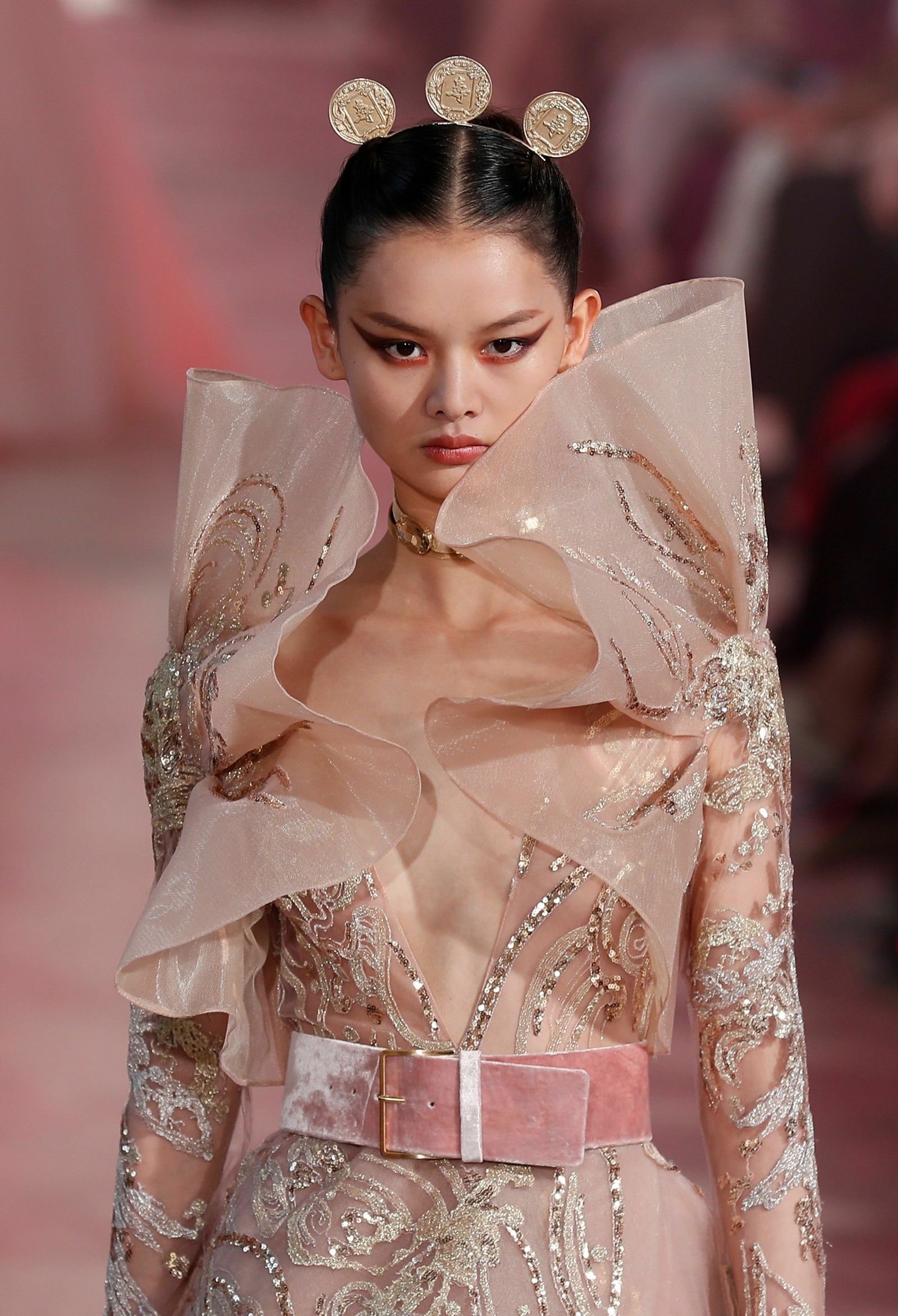 Inspiración asiática en la colección Otoño Invierno 2019-2020 de Elie Saab Alta Costura