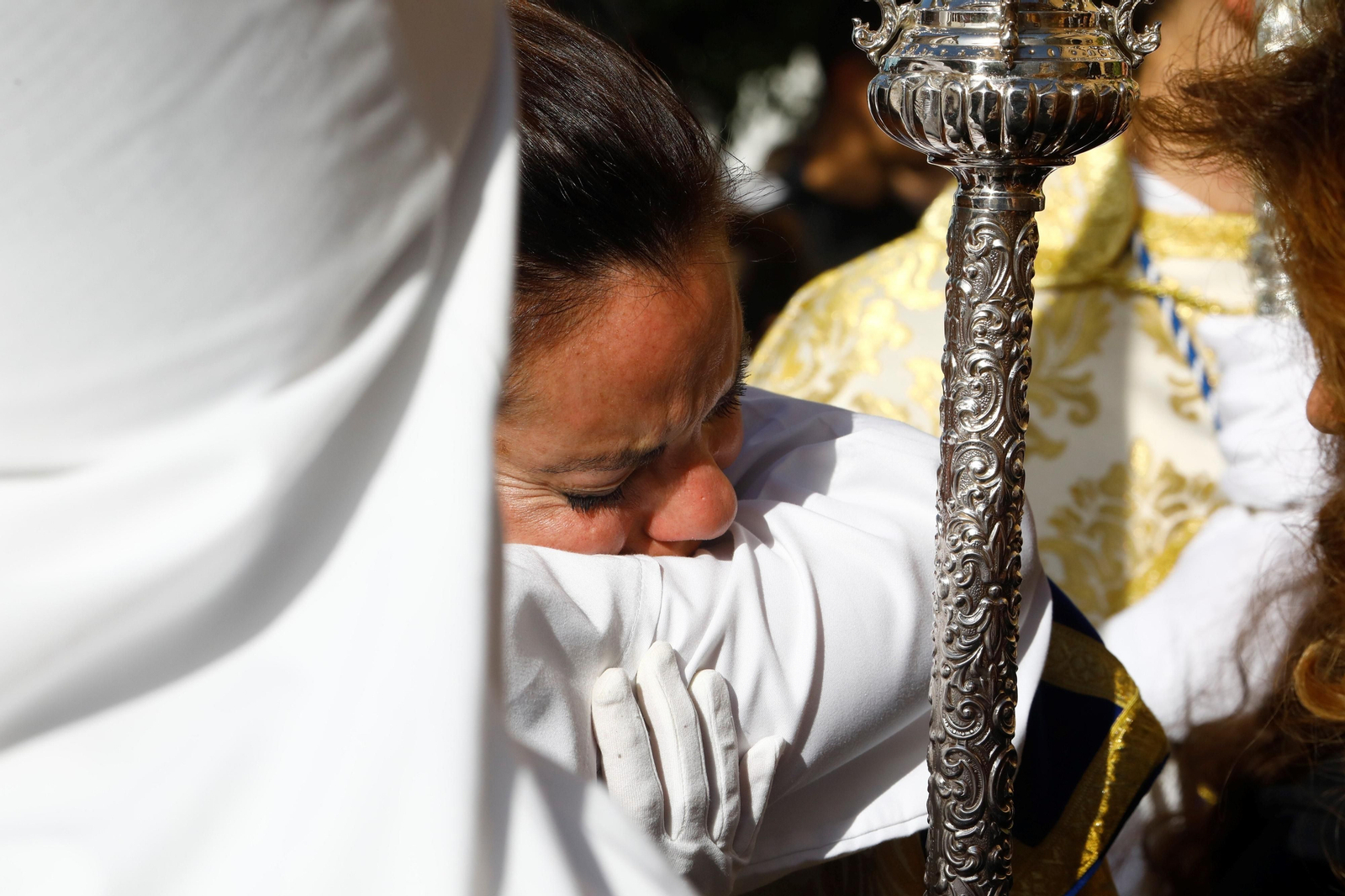 Domingo de Resurrección en Córdoba: la procesión de la hermandad del Resucitado, en imágenes