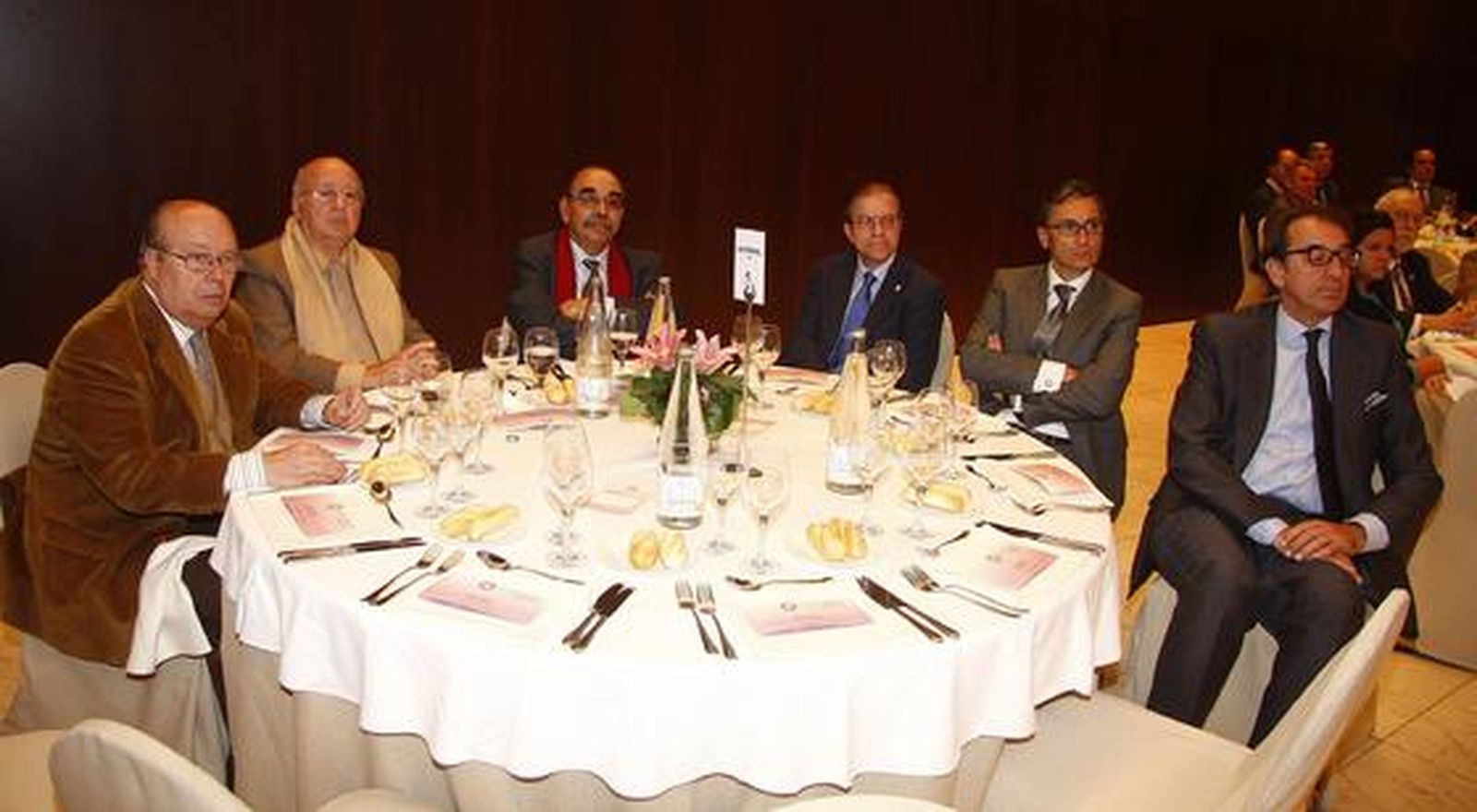 Luis Carlos Peris, Nicolás Salas, Juan Manuel Castillo, Alberto Pérez, Gabriel Rojas y Manuel Ruiz.

Foto: Victoria Hidalgo y Juan Carlos Muñoz
