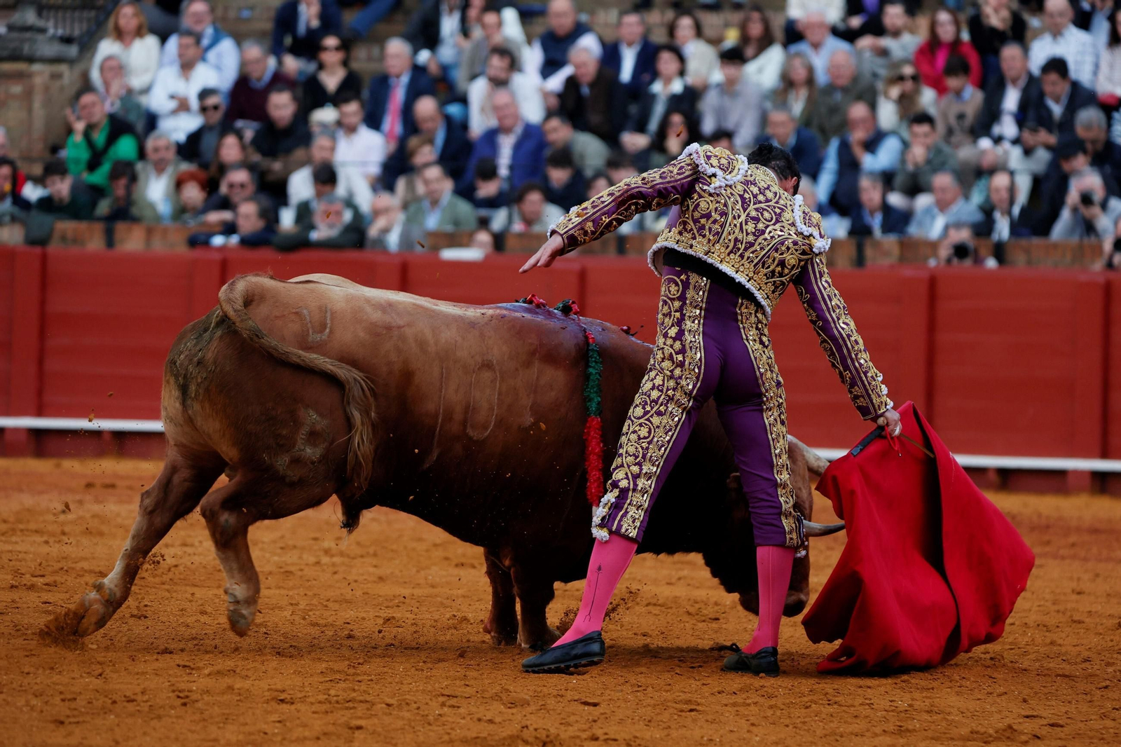 Las fotos de la corrida de David Galván, El Fandi y Ginés Marín en la Maestranza