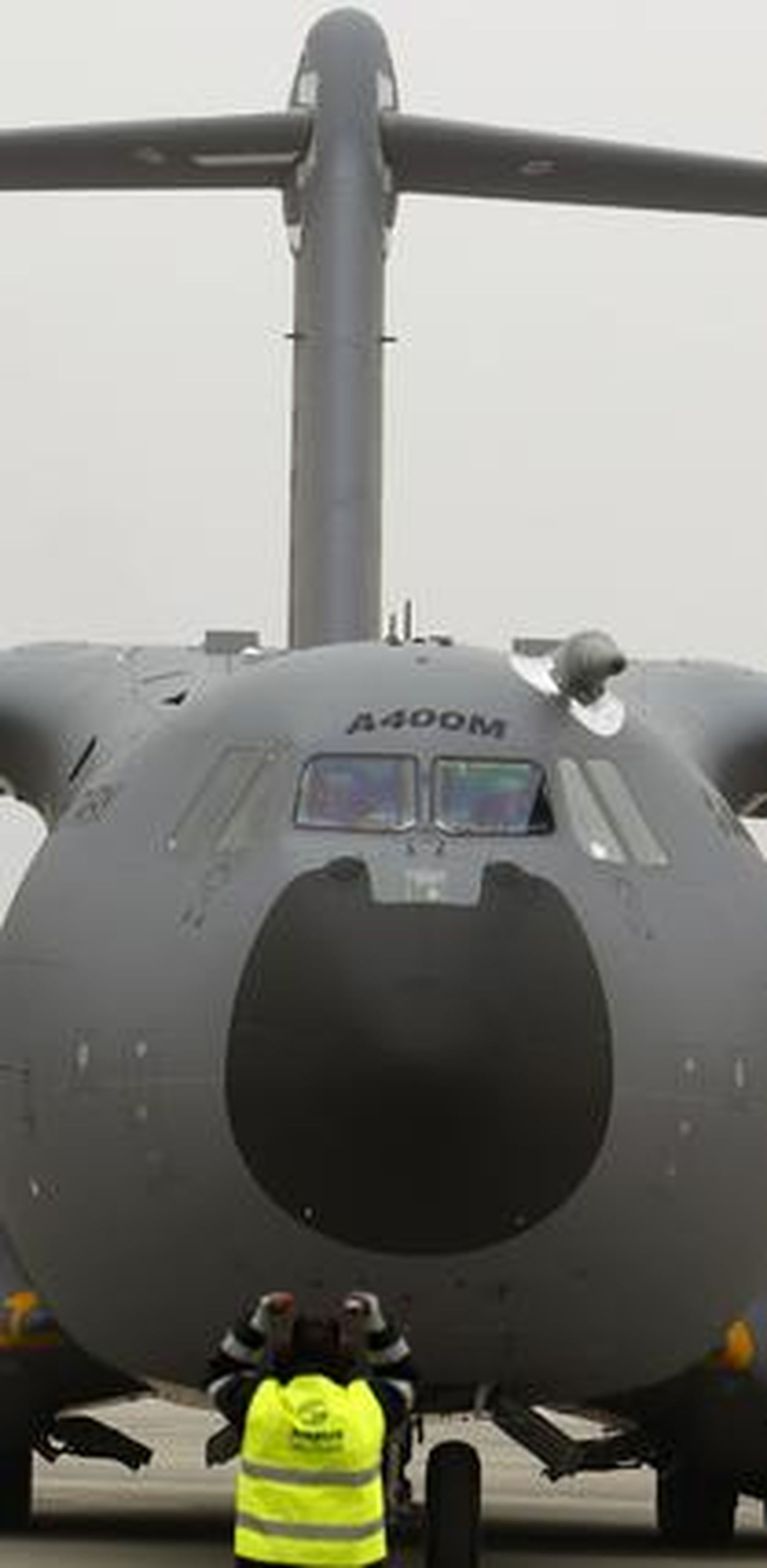 El avión militar A400M en pruebas. 

Foto: Antonio Pizarro