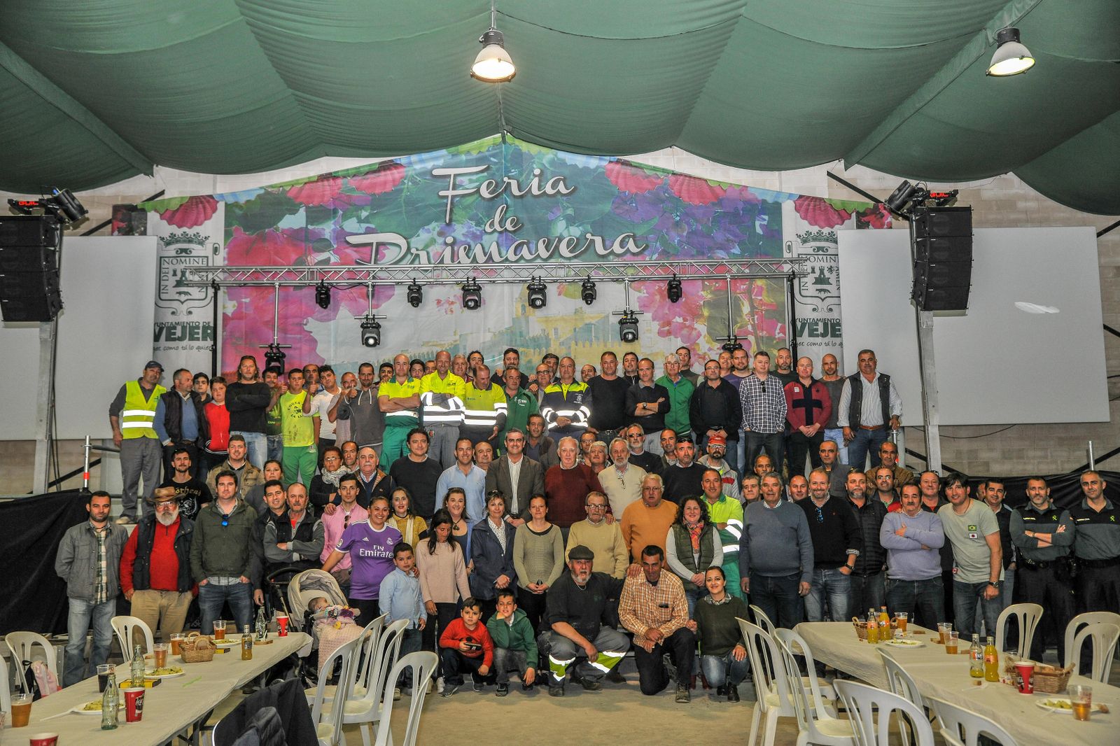 El personal que ha trabajado en la feria durante el encuentro de convivencia.