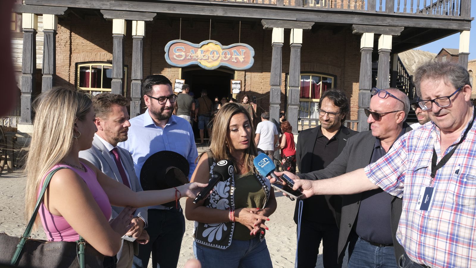 Imágenes de la inauguración del Almería Western Film Festival, en Tabernas