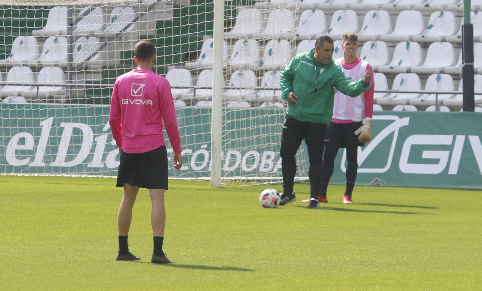 Las imágenes del primer entrenamiento de Germán Crespo al frente del Córdoba CF