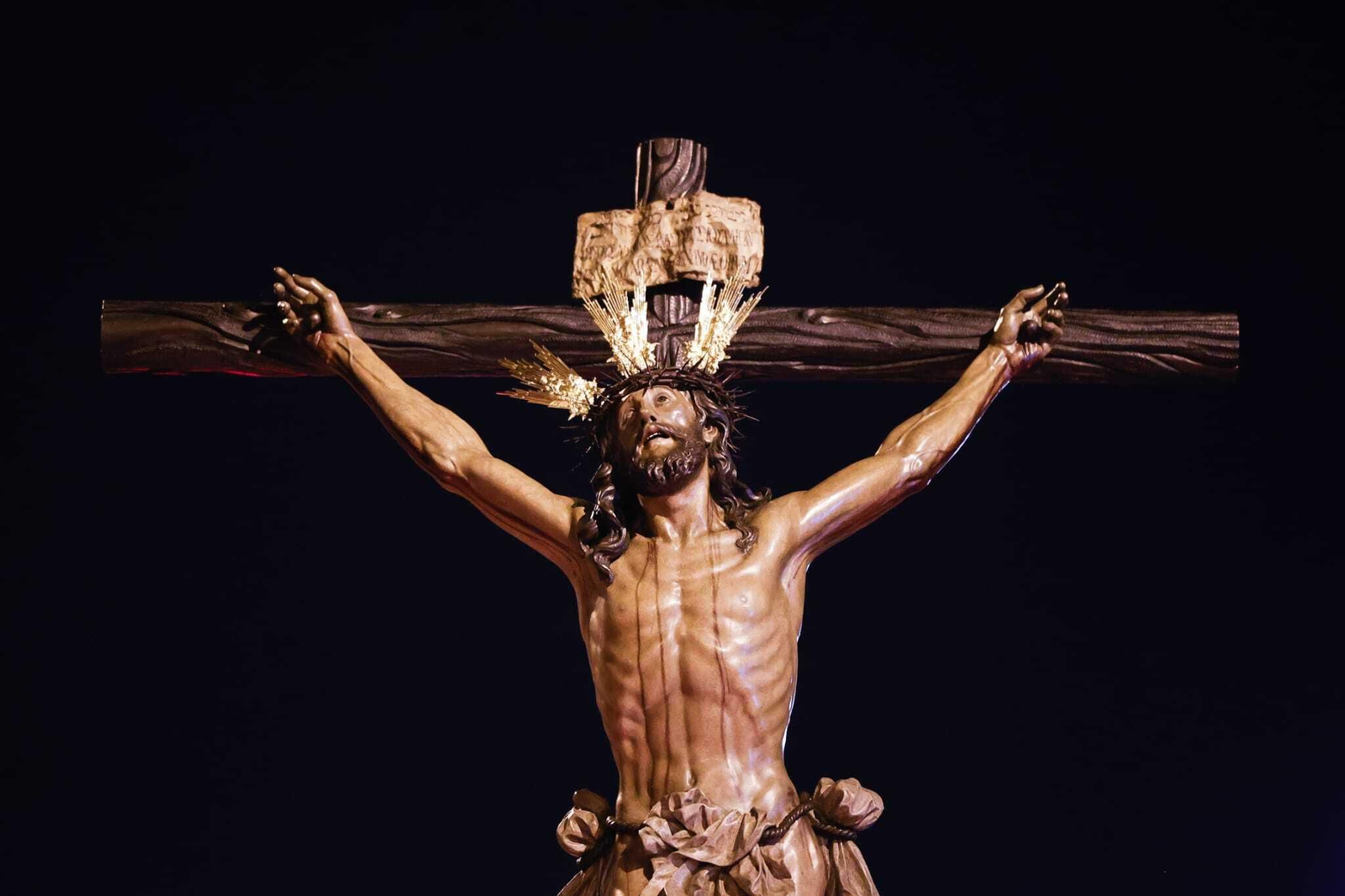 Cientos de cofrades recuerdan aún lo que se vivió con el Cachorro en el Santo Entierro Grande