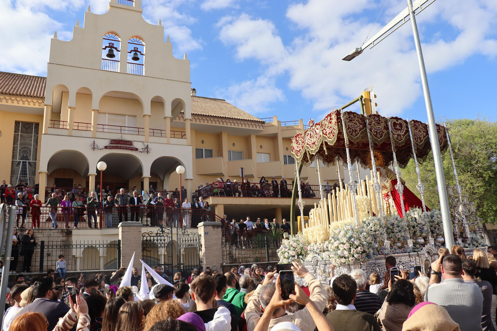 Las mejores imágenes del lunes Santo en Huelva: Hermandad del Cautivo