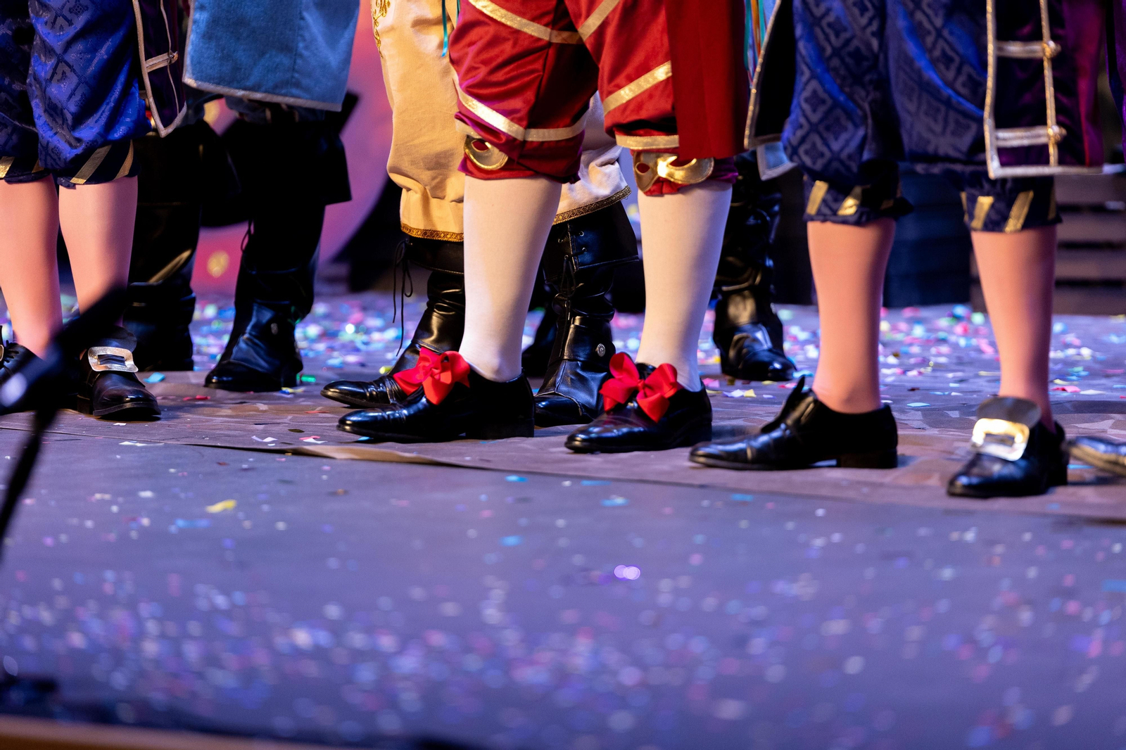 Imágenes de la actuación de la comparsa de Huelva "La Colombina" en el Carnaval Colombino